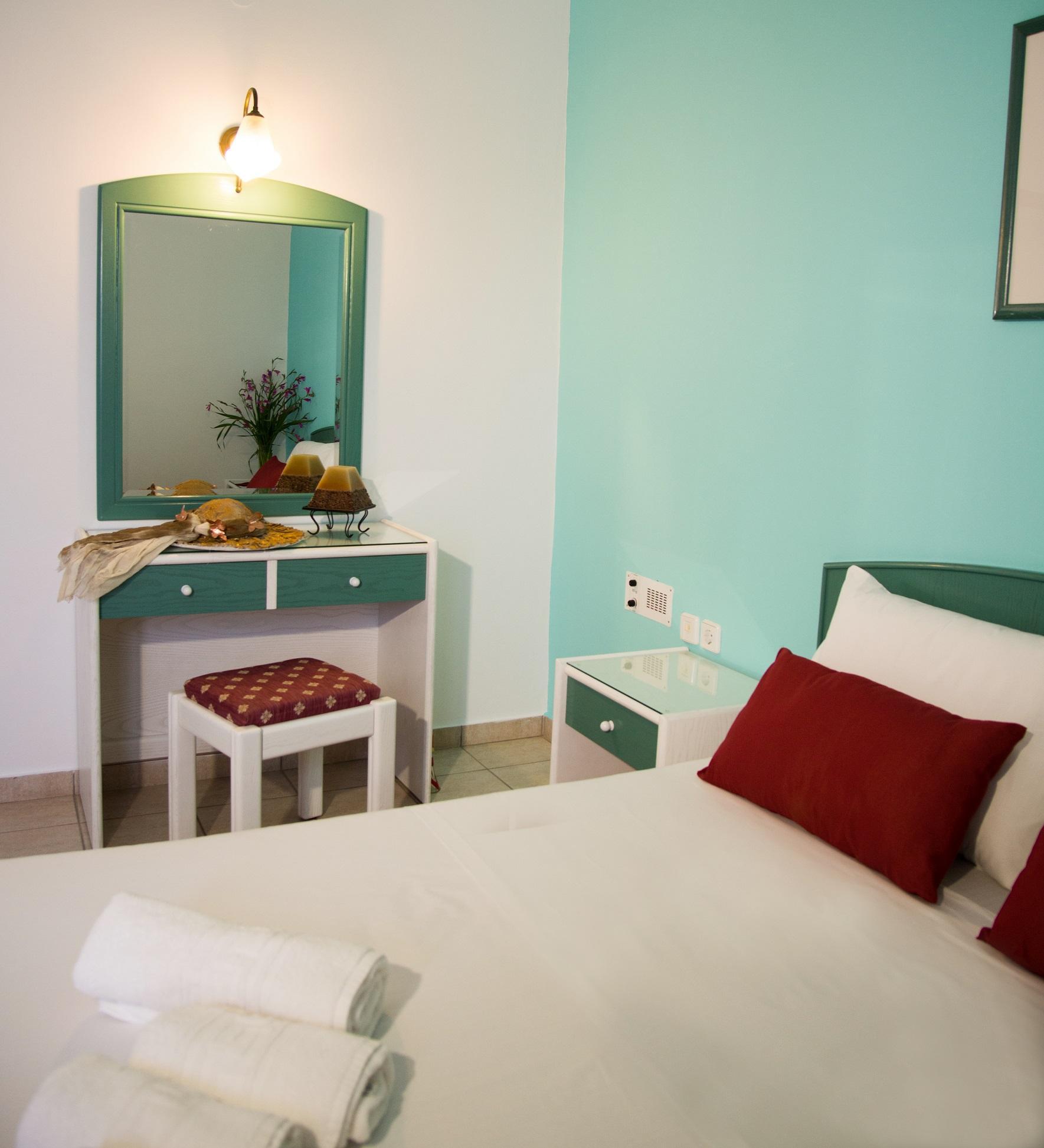 Theoni Apartment *
