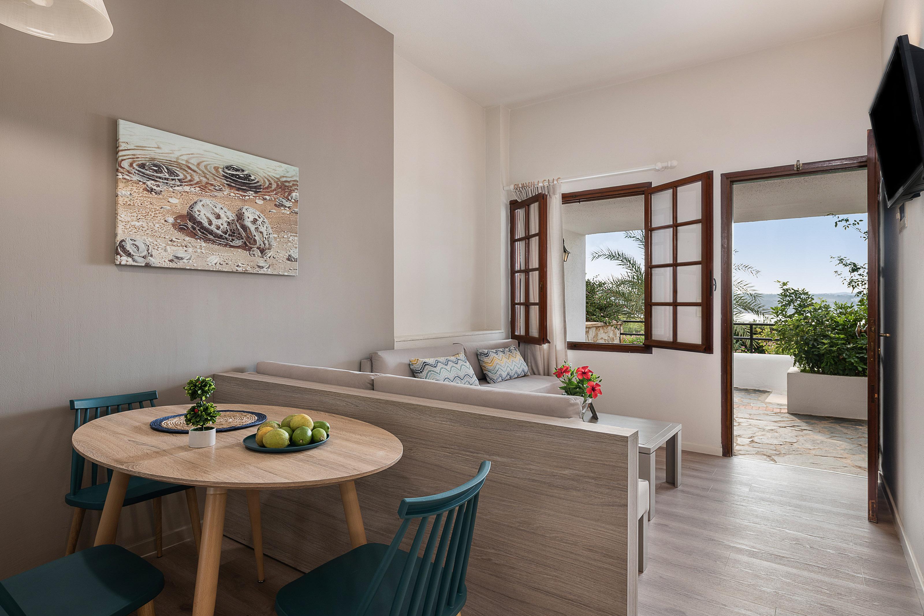 Aparthotel Alianthos