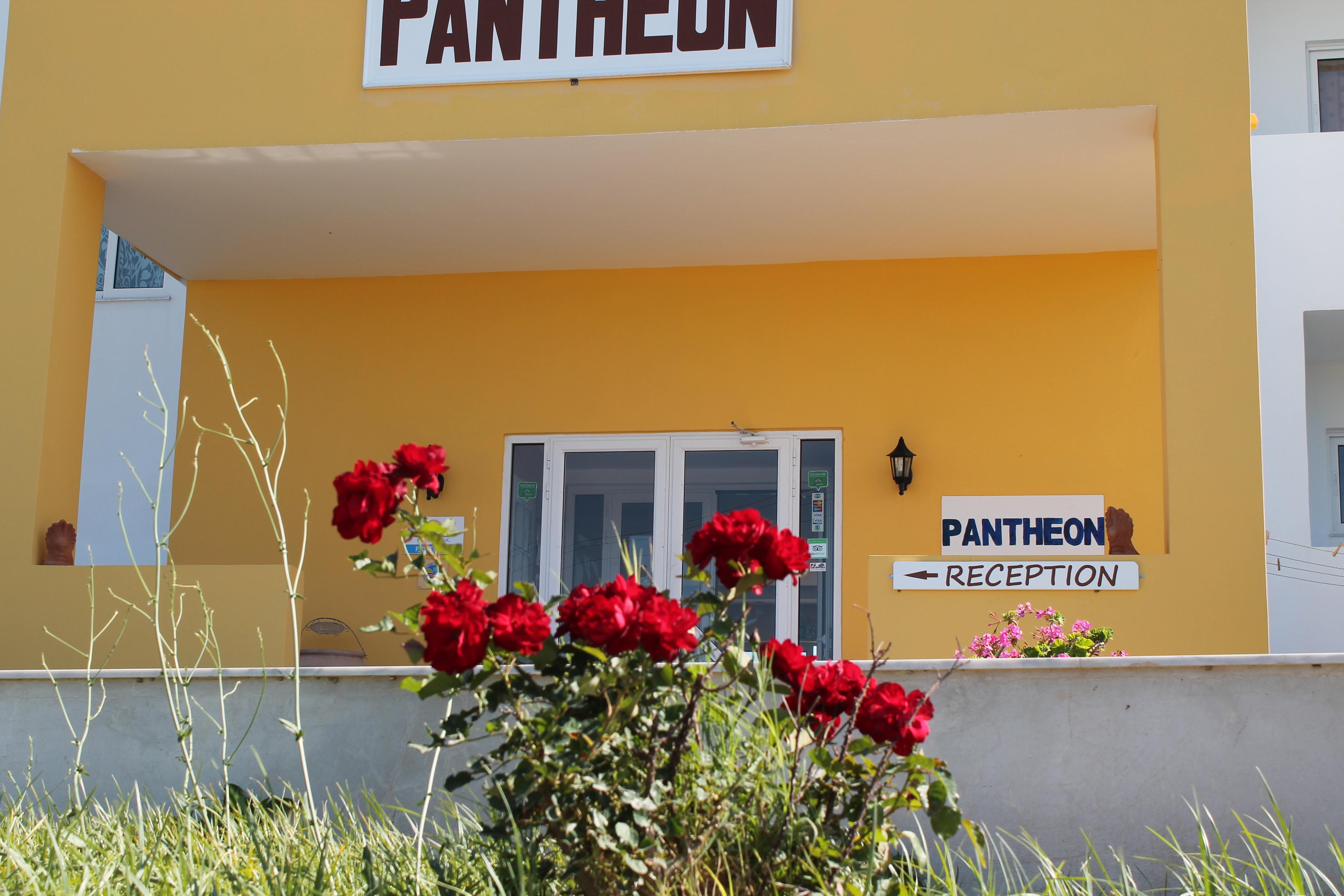 Pantheon Hotel 2*
