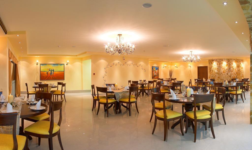 Adelais Hotel Tavronitis (Crete)