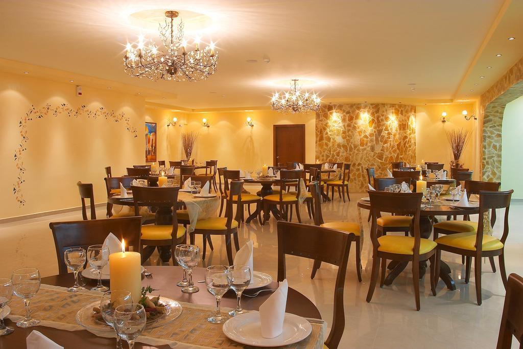Adelais Hotel