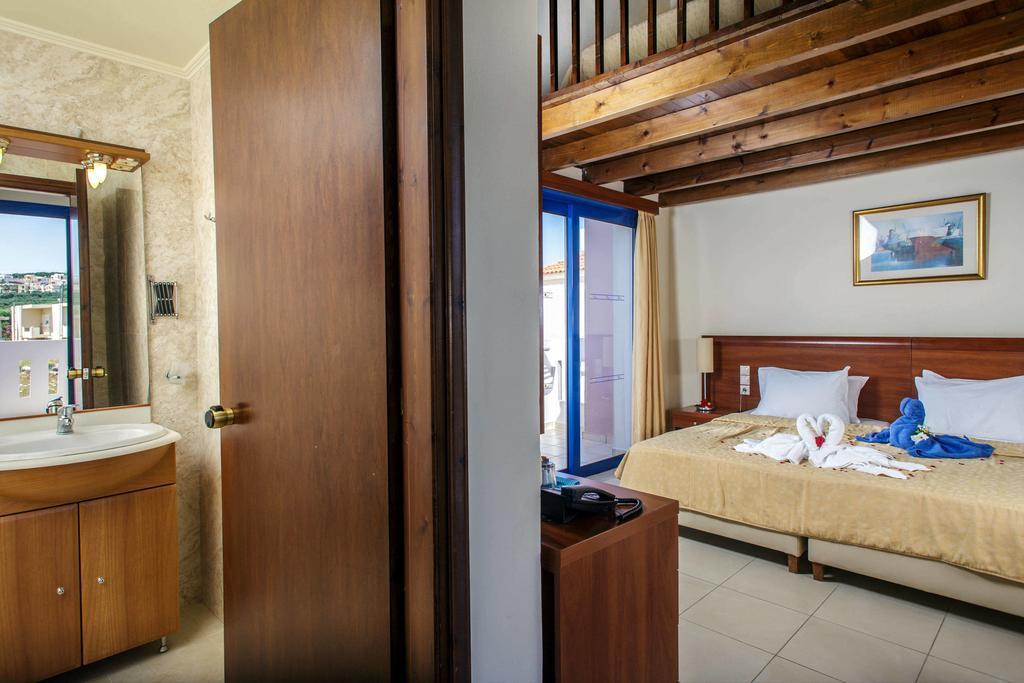 Hotel Adelais Tavronitis (Crete)