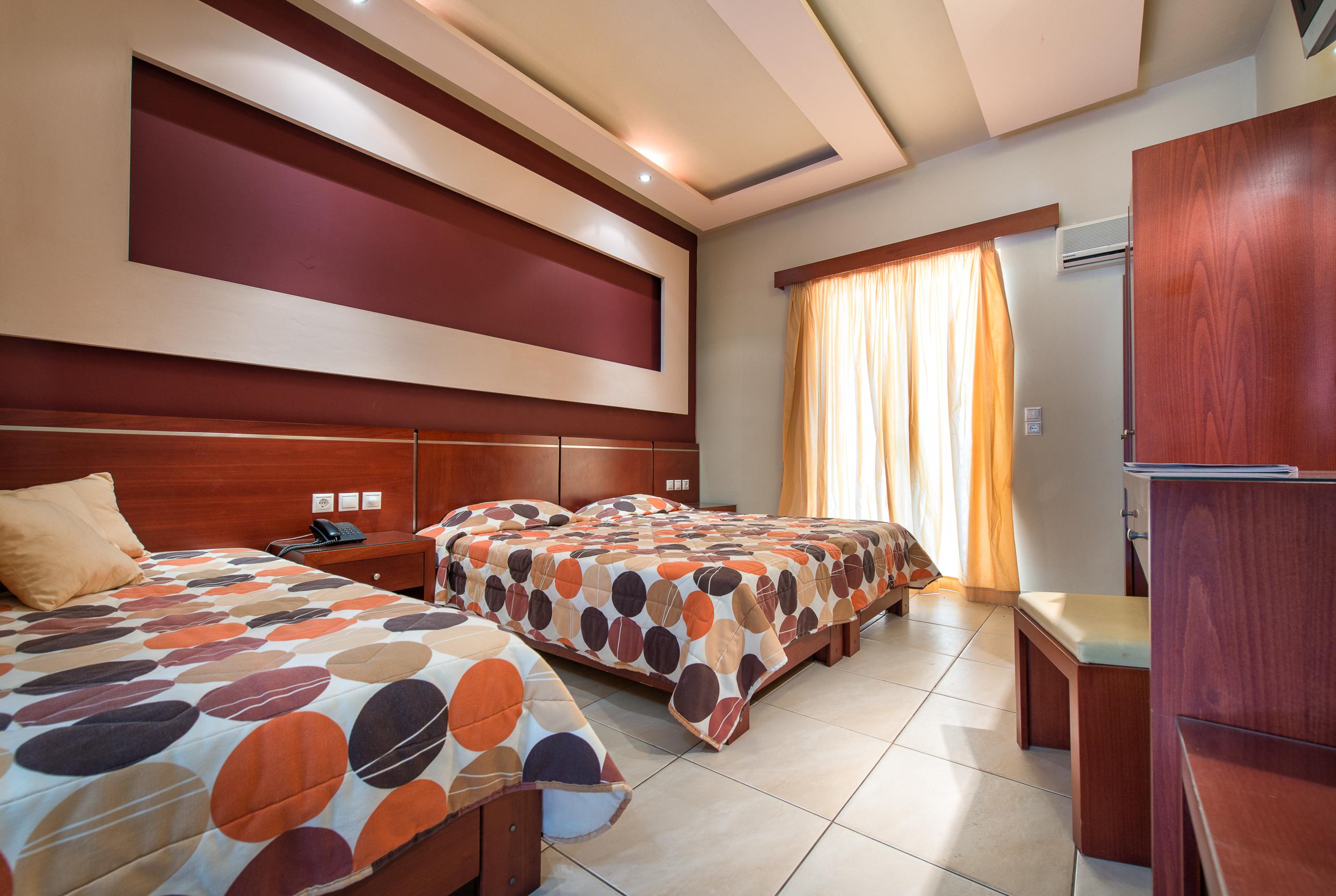 Canadian Hotel
