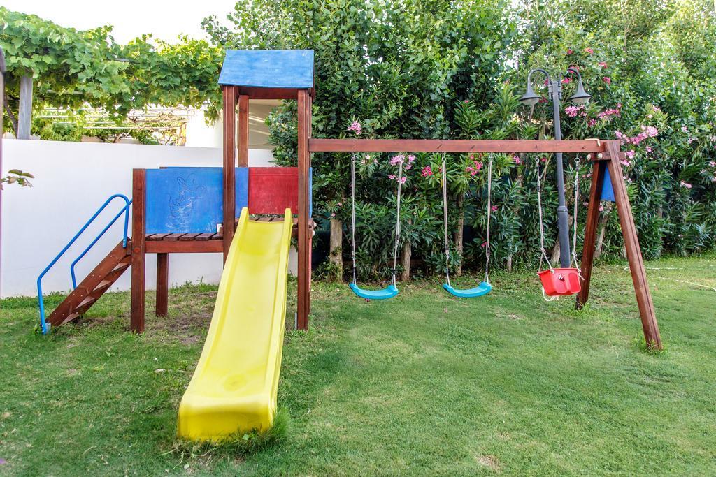 Adelais Hotel Tavronitis (Crete)