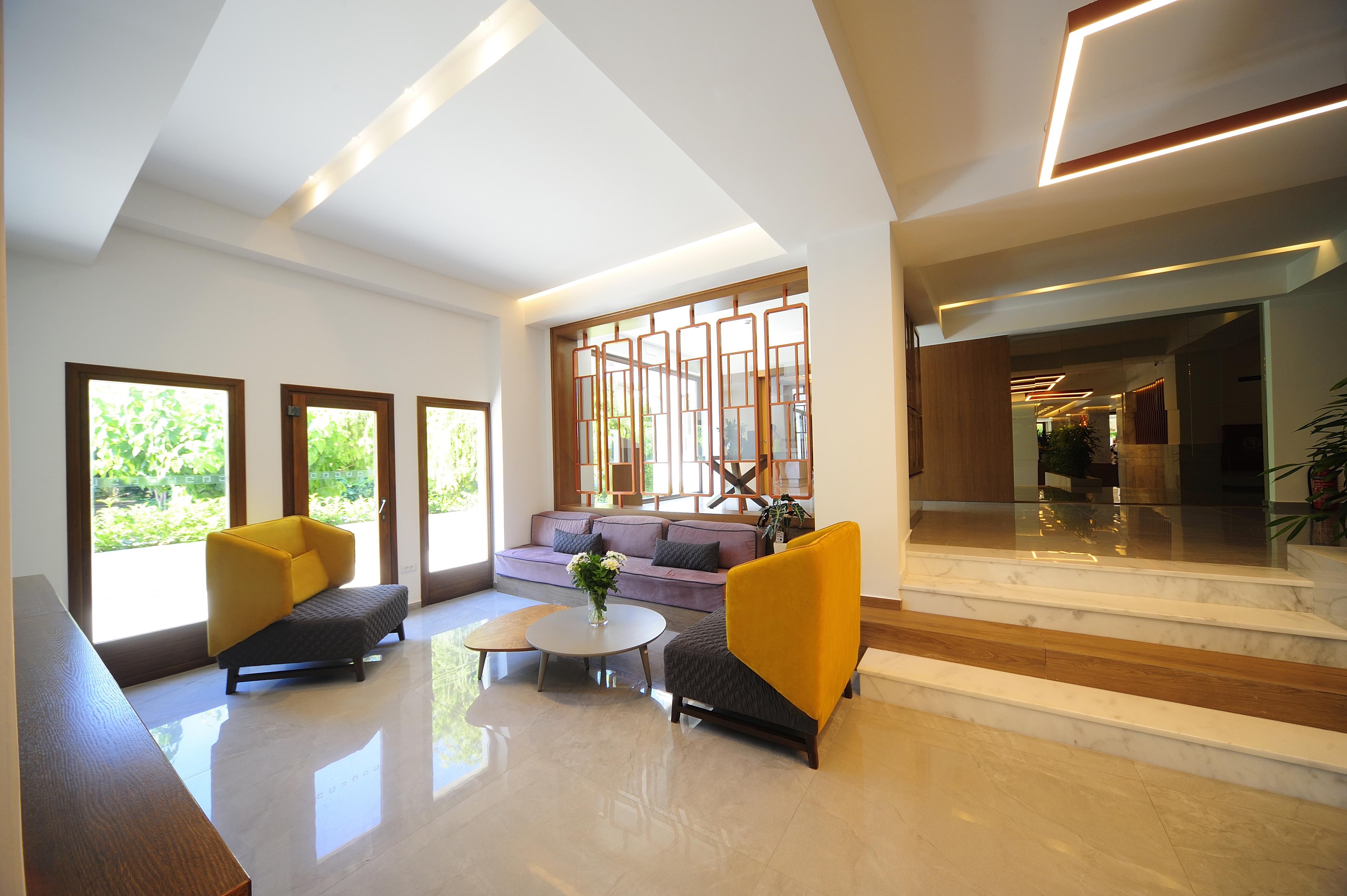 Atrium Ambiance (adults Only)