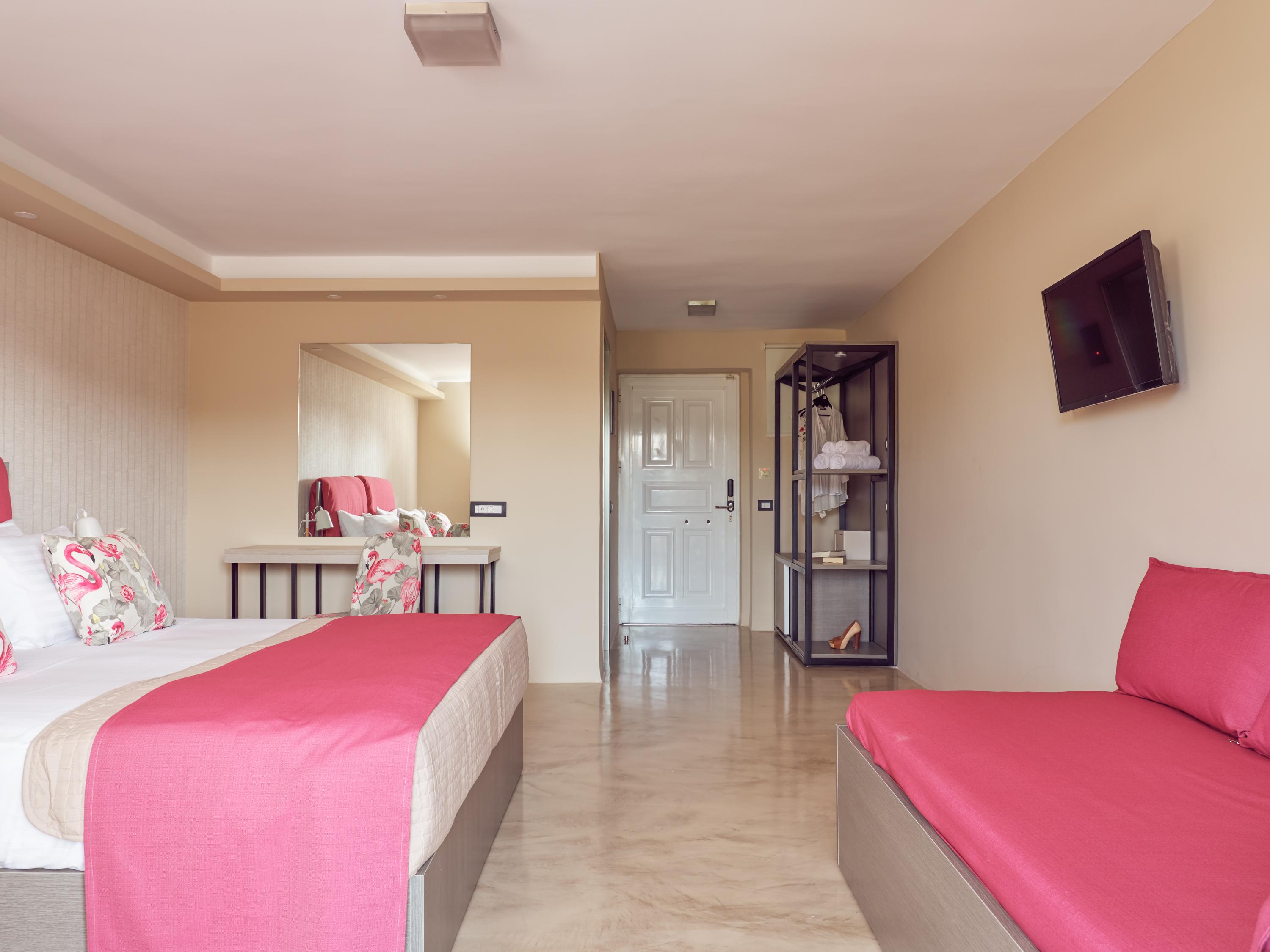Koukounaria & Hotel 4*