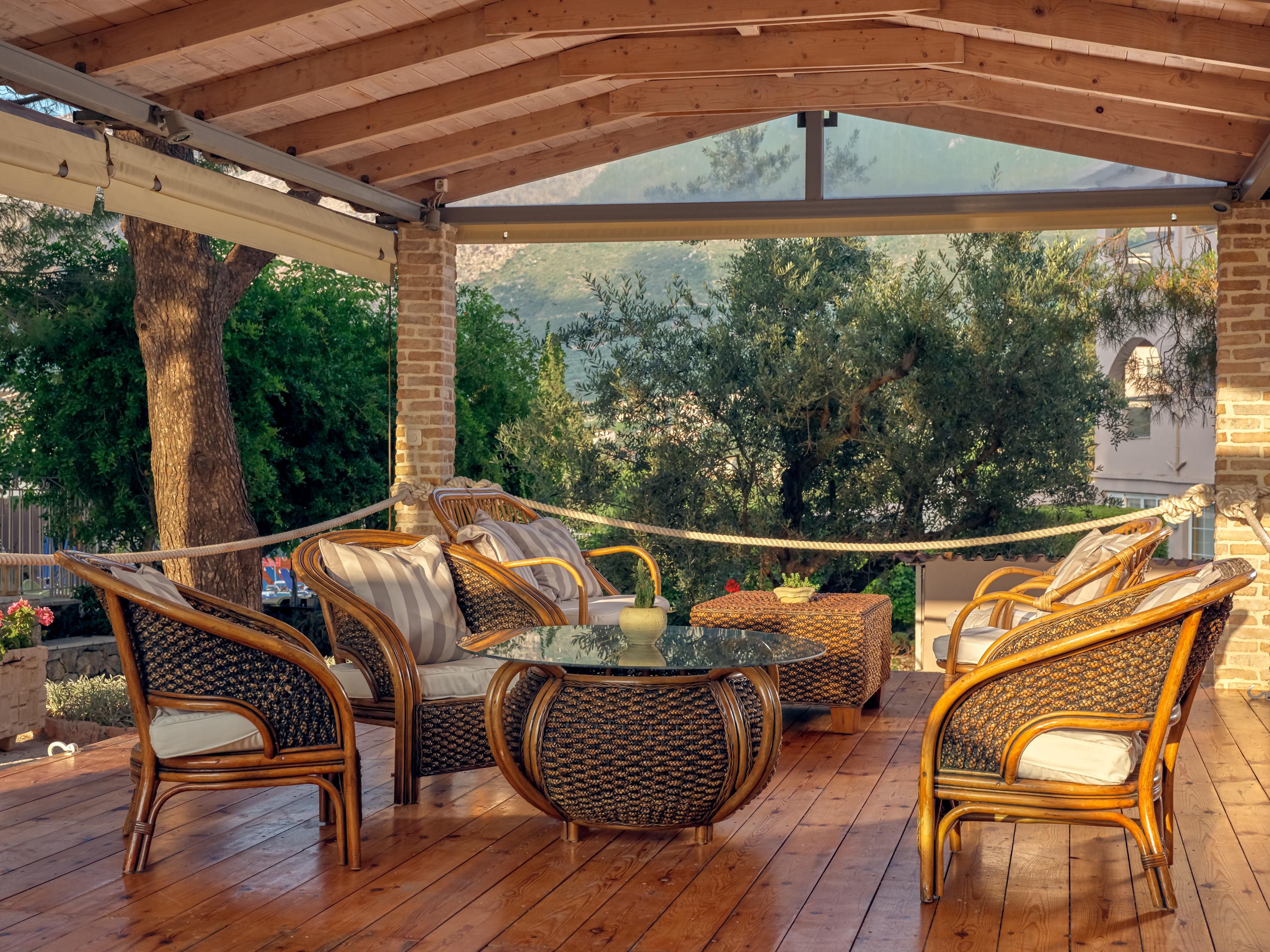 Koukounaria & Hotel 4*