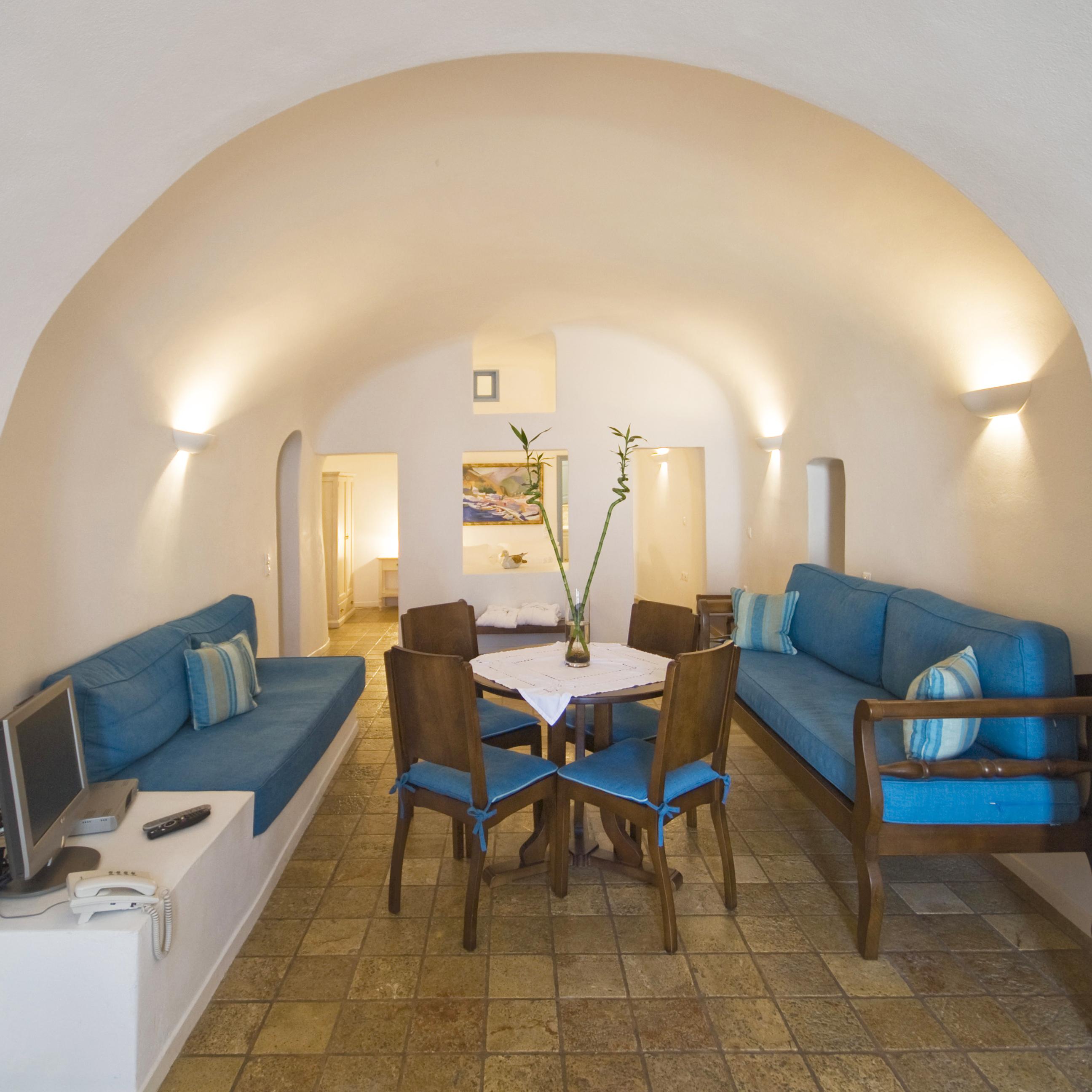 Pantelia Aparthotel 4*