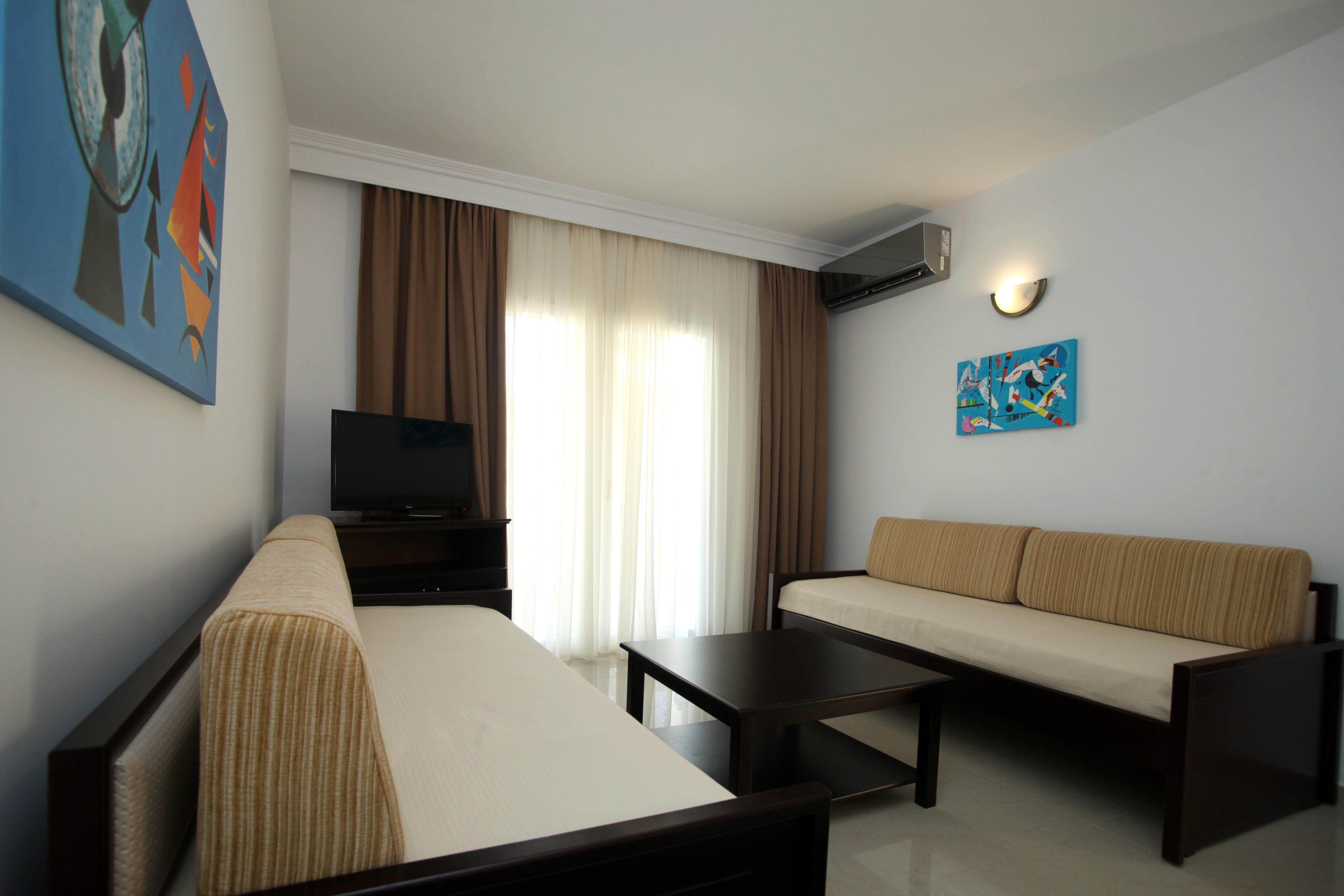 Aparthotel Naias Hanioti