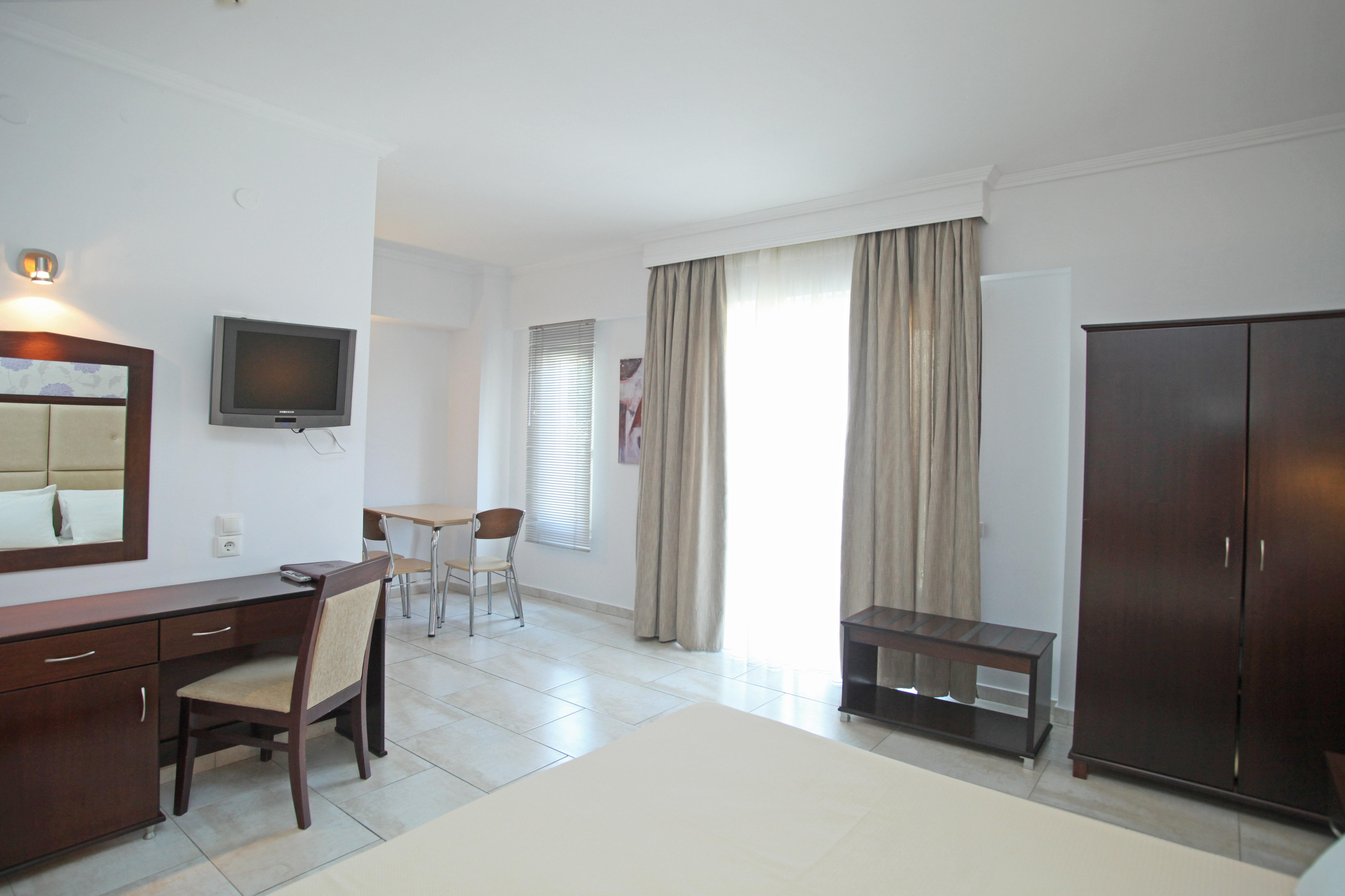 Aparthotel Naias