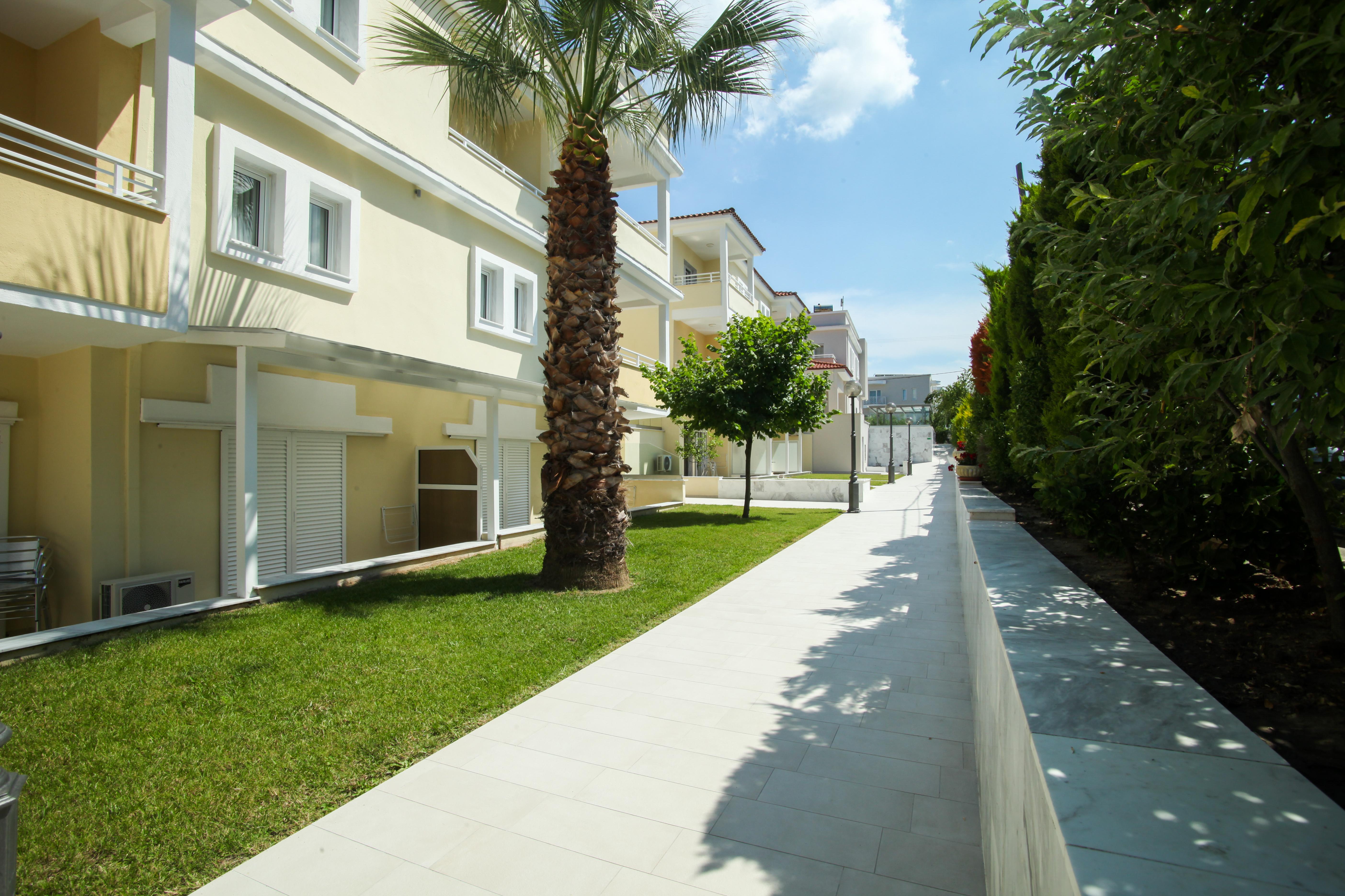 Naias Aparthotel 3*