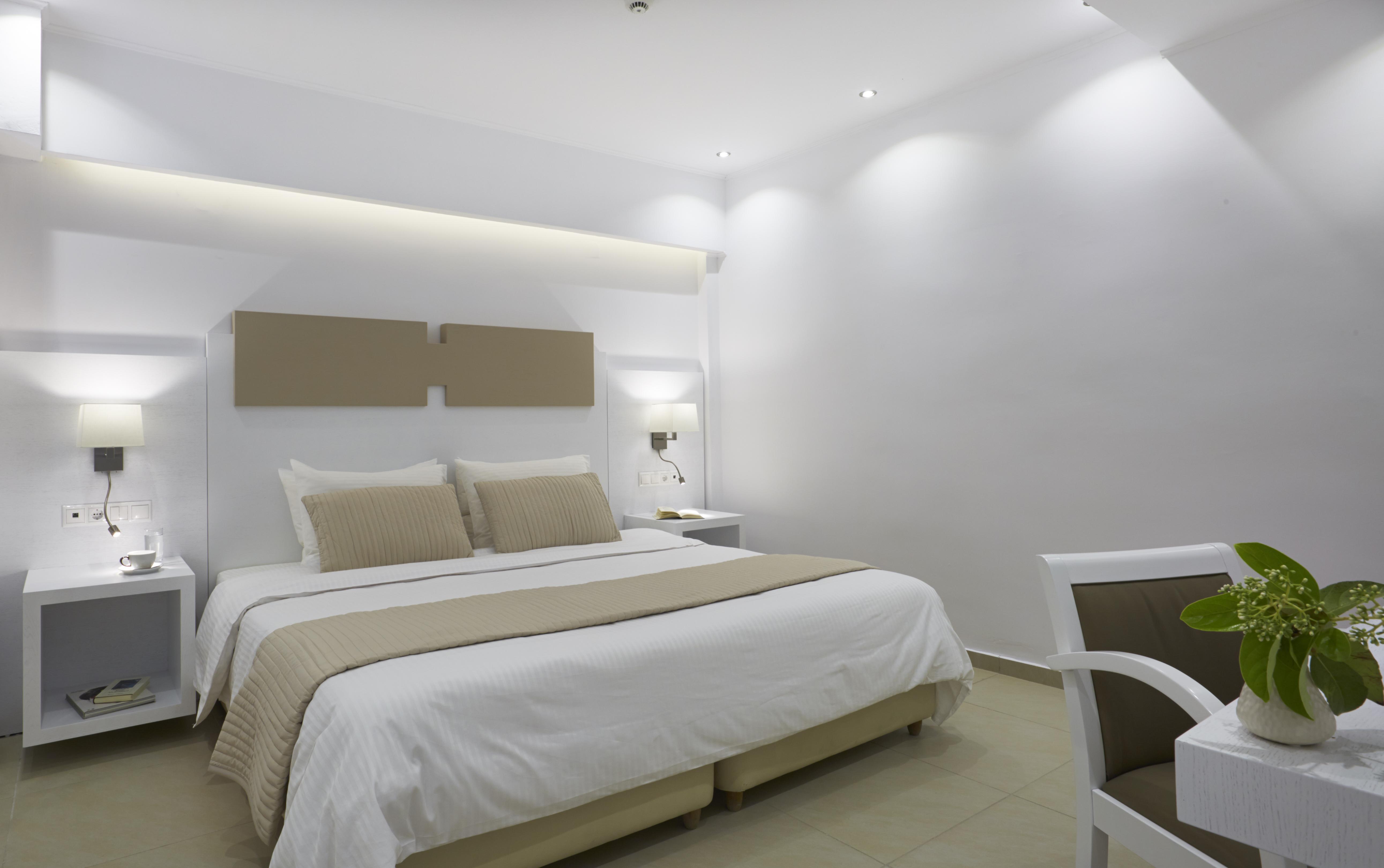 Kassandra Bay Resort, & Katsaros (Skiathos)