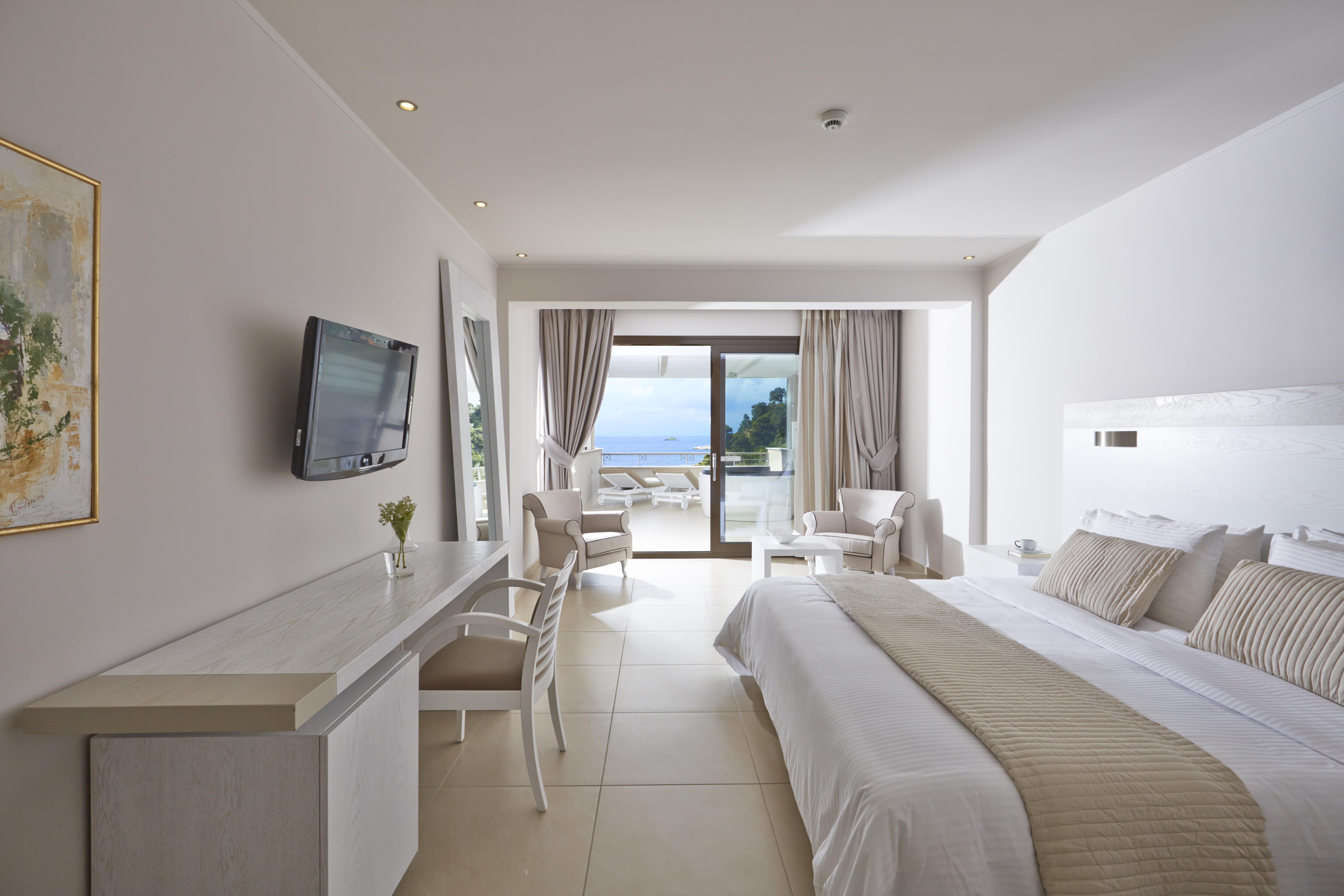 Hotel Kassandra Bay Resort, & Katsaros (Skiathos)