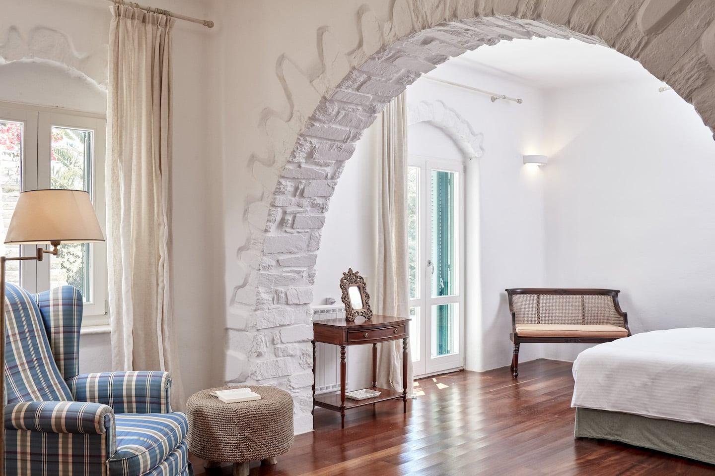 Hotel Yria Island Boutique & Parasporos