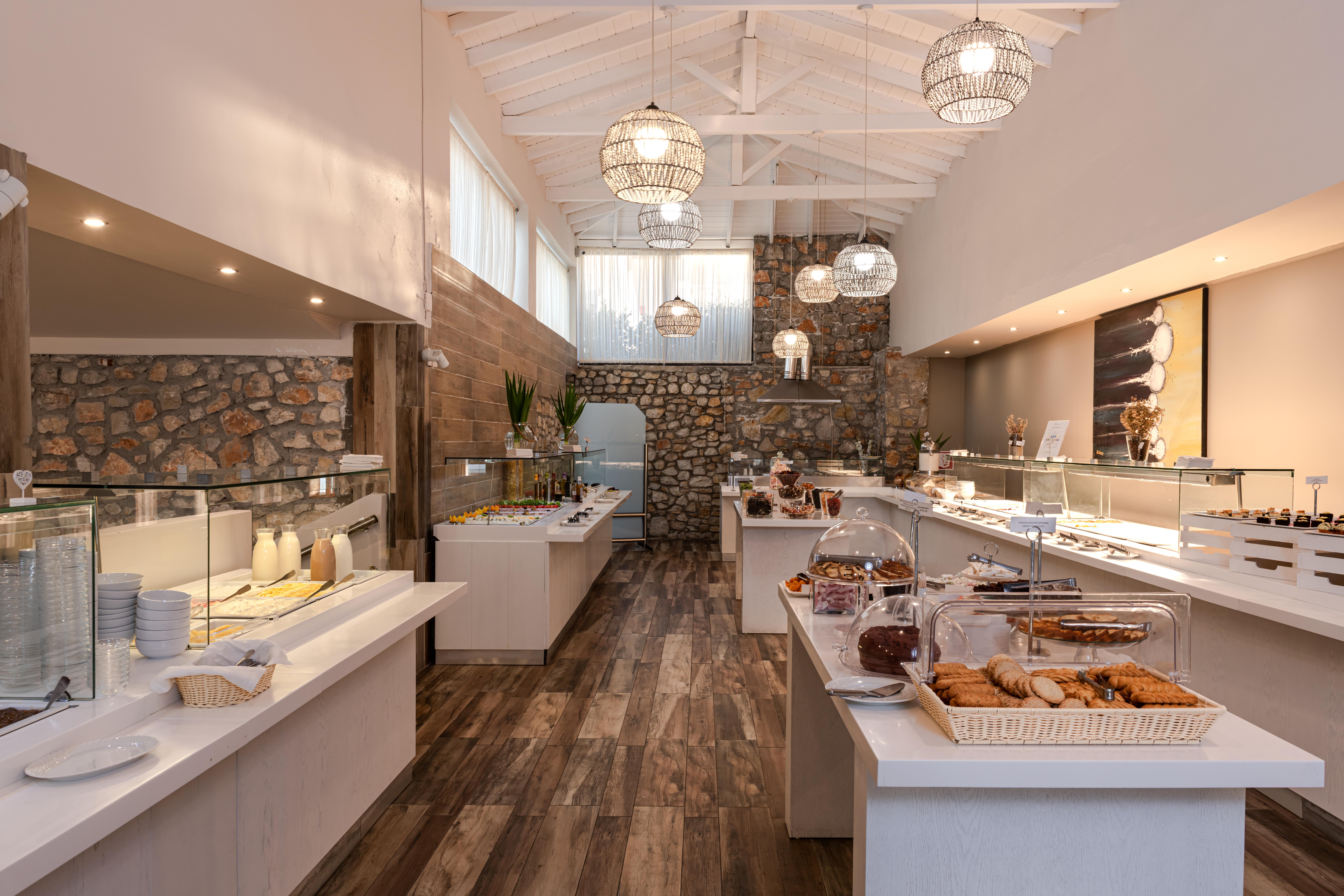 Kassandra Bay Resort, & 5* Katsaros (Skiathos)