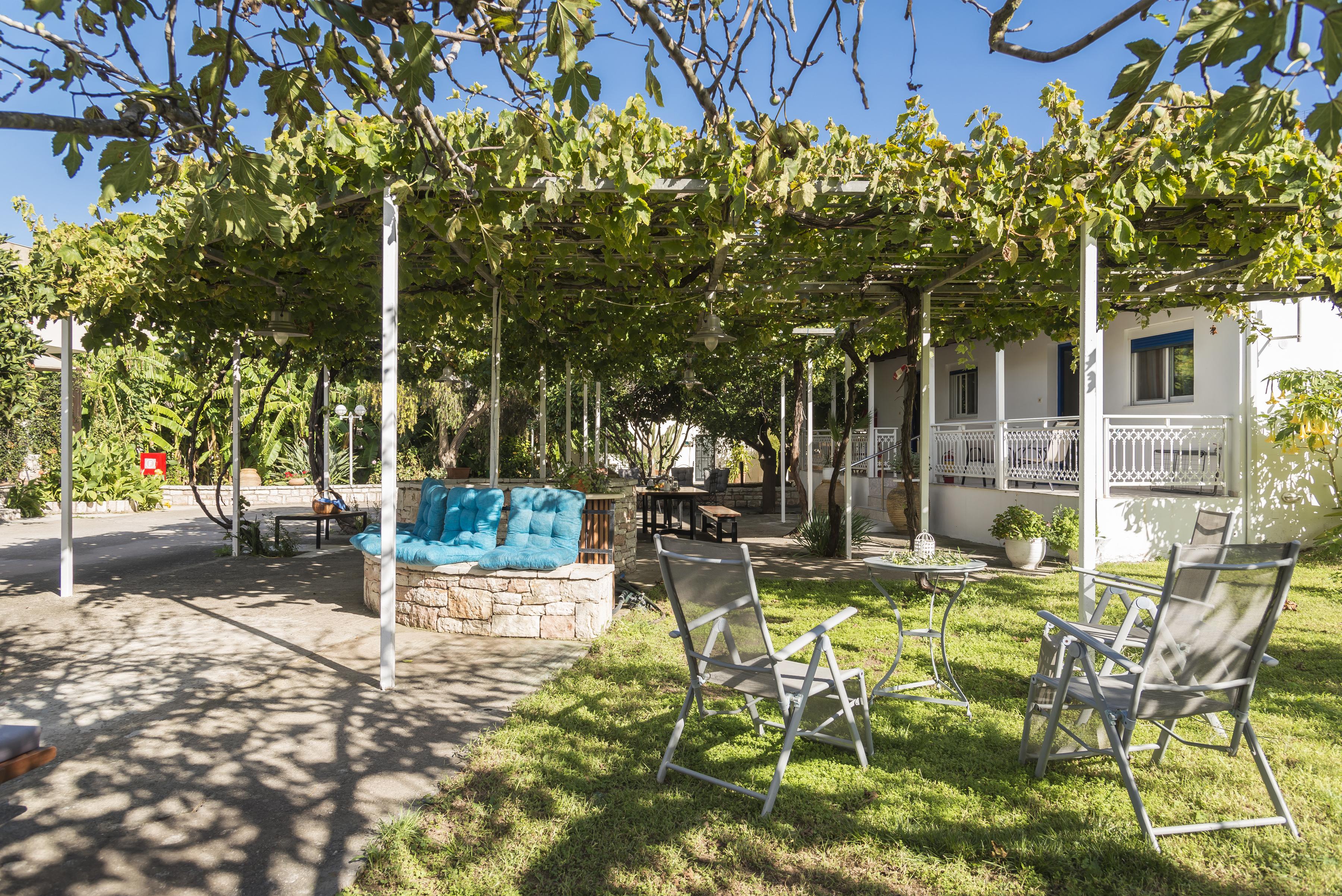 Hotel Akrogiali 2*