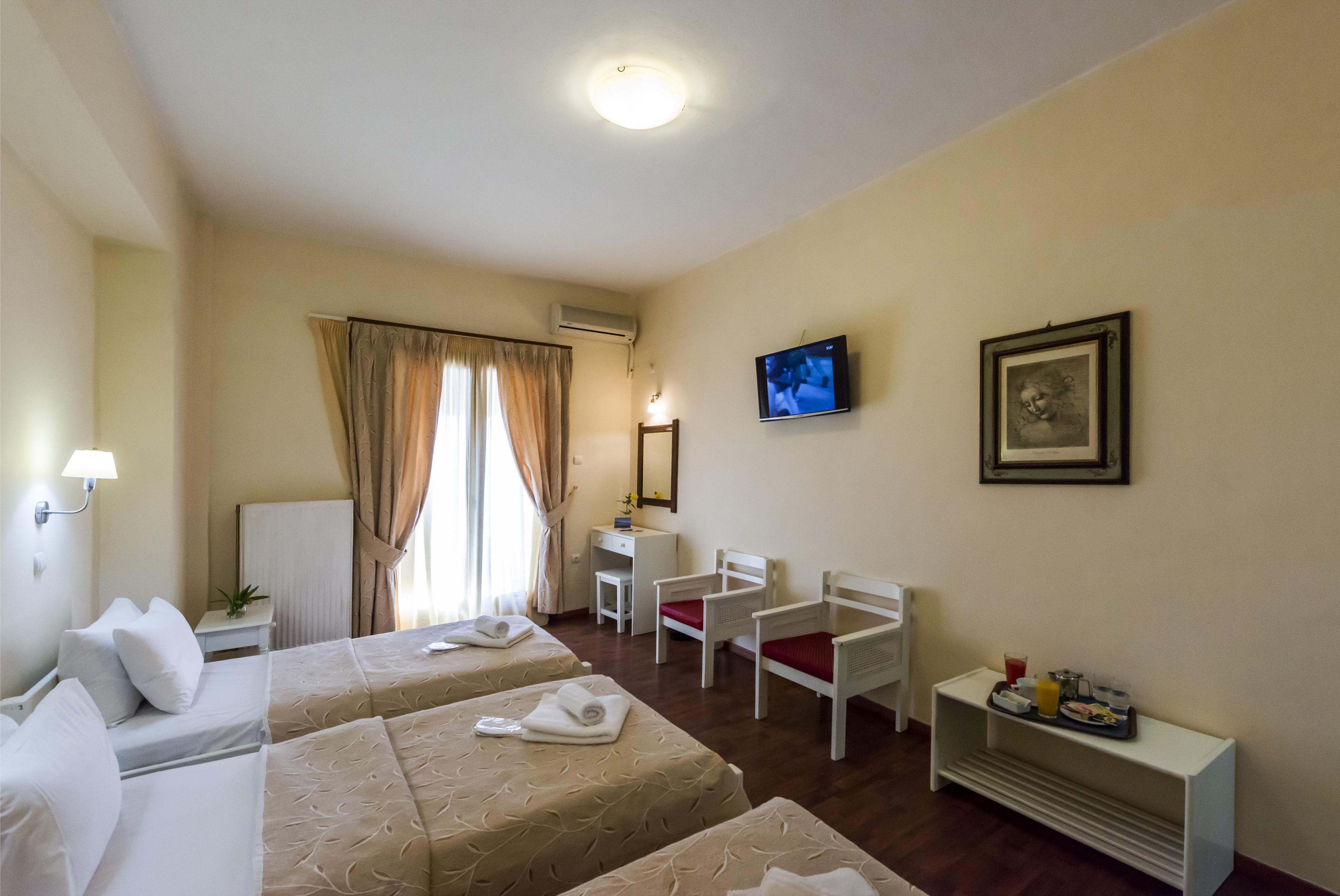 Hotel Akrogiali 2*