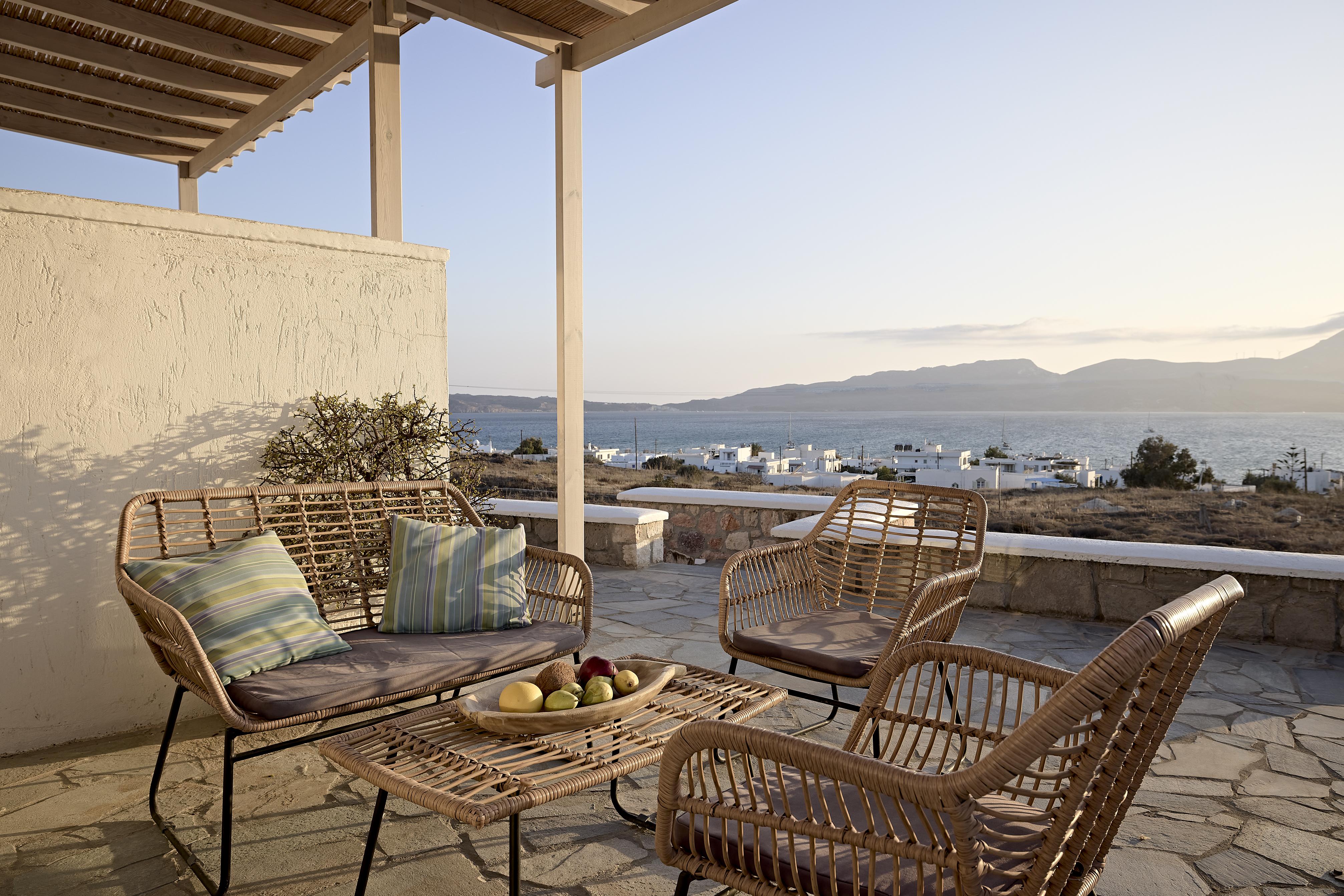 Santa Maria Village & Adamantas (Milos)