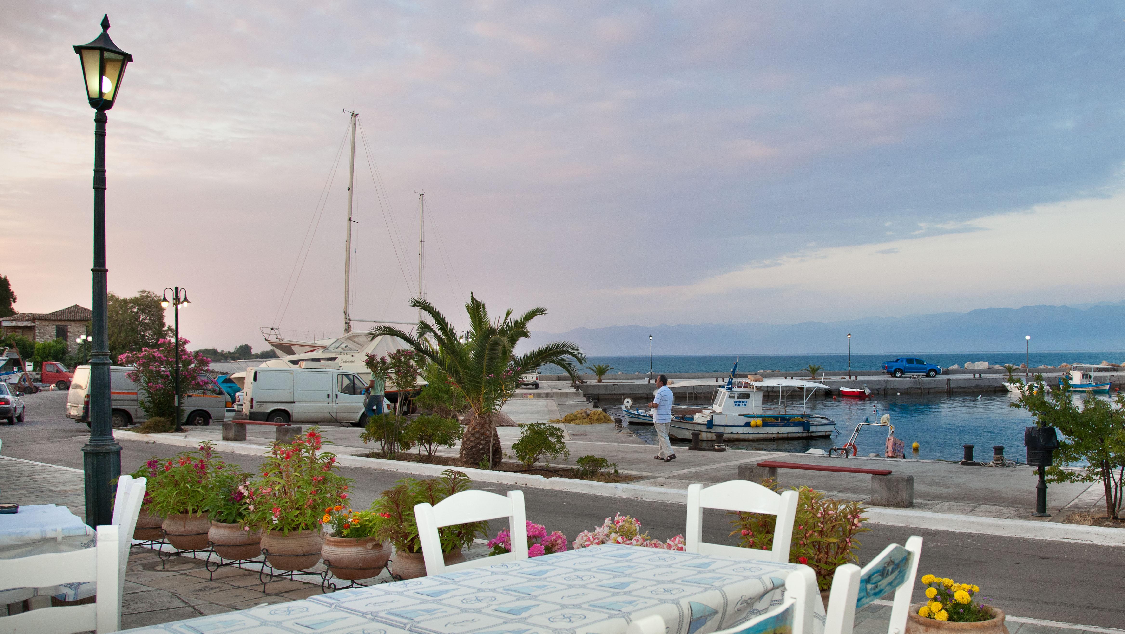 Hotel Akrogiali 2*