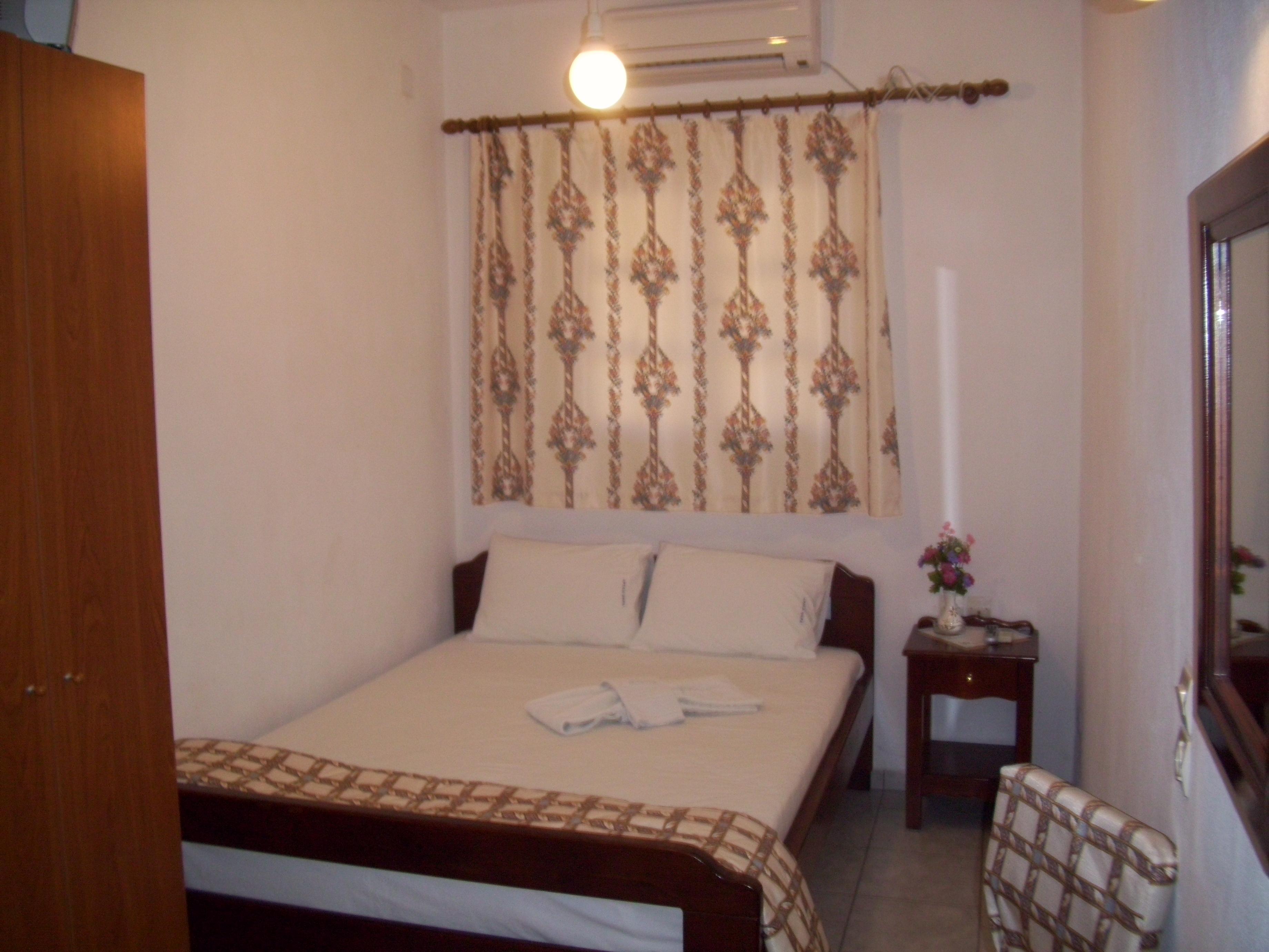 Ancient Thera Aparthotel Perissa (Santorini)
