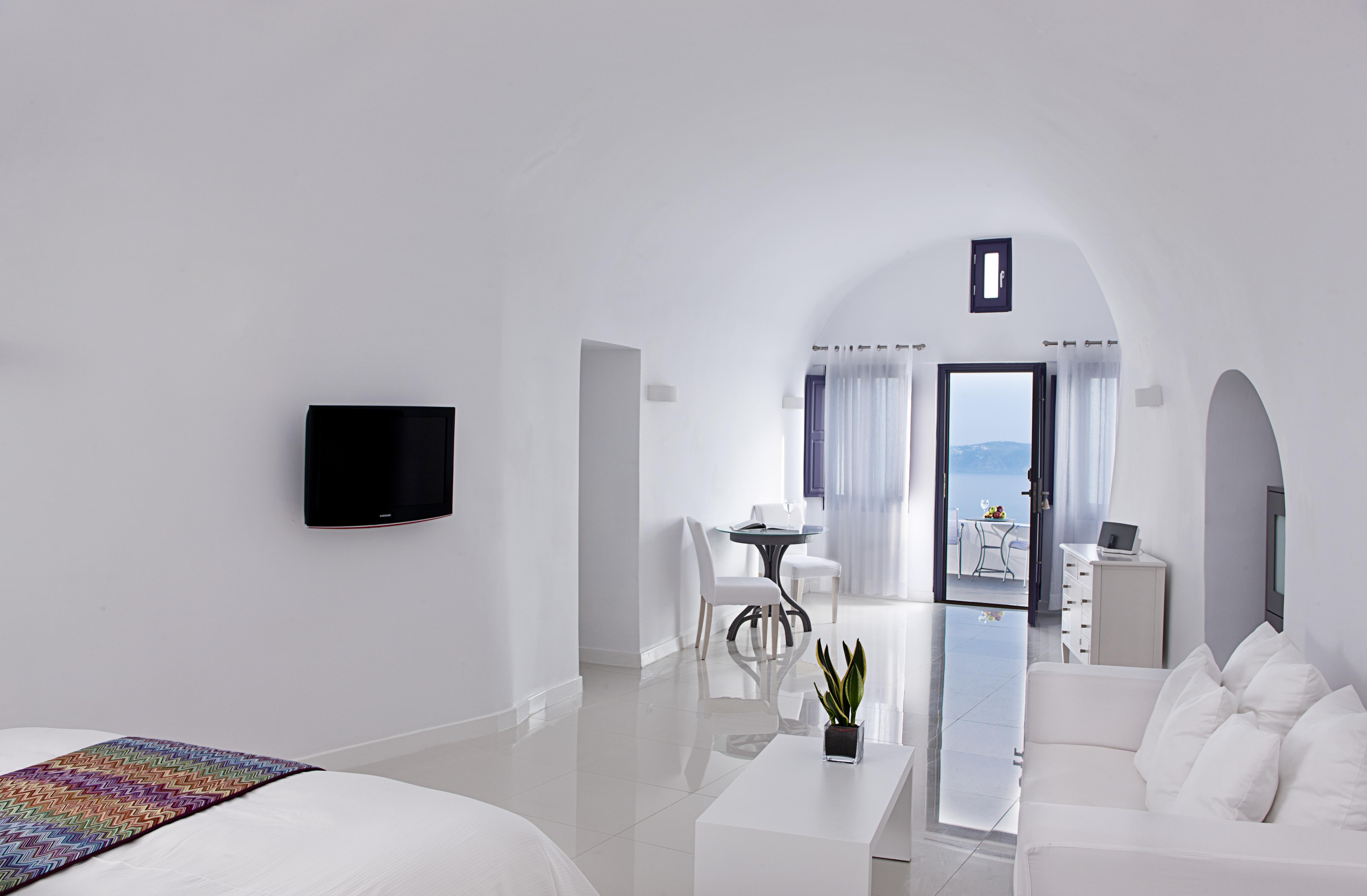 Hotel Katikies Chromata Santorini - The Leading Of The World