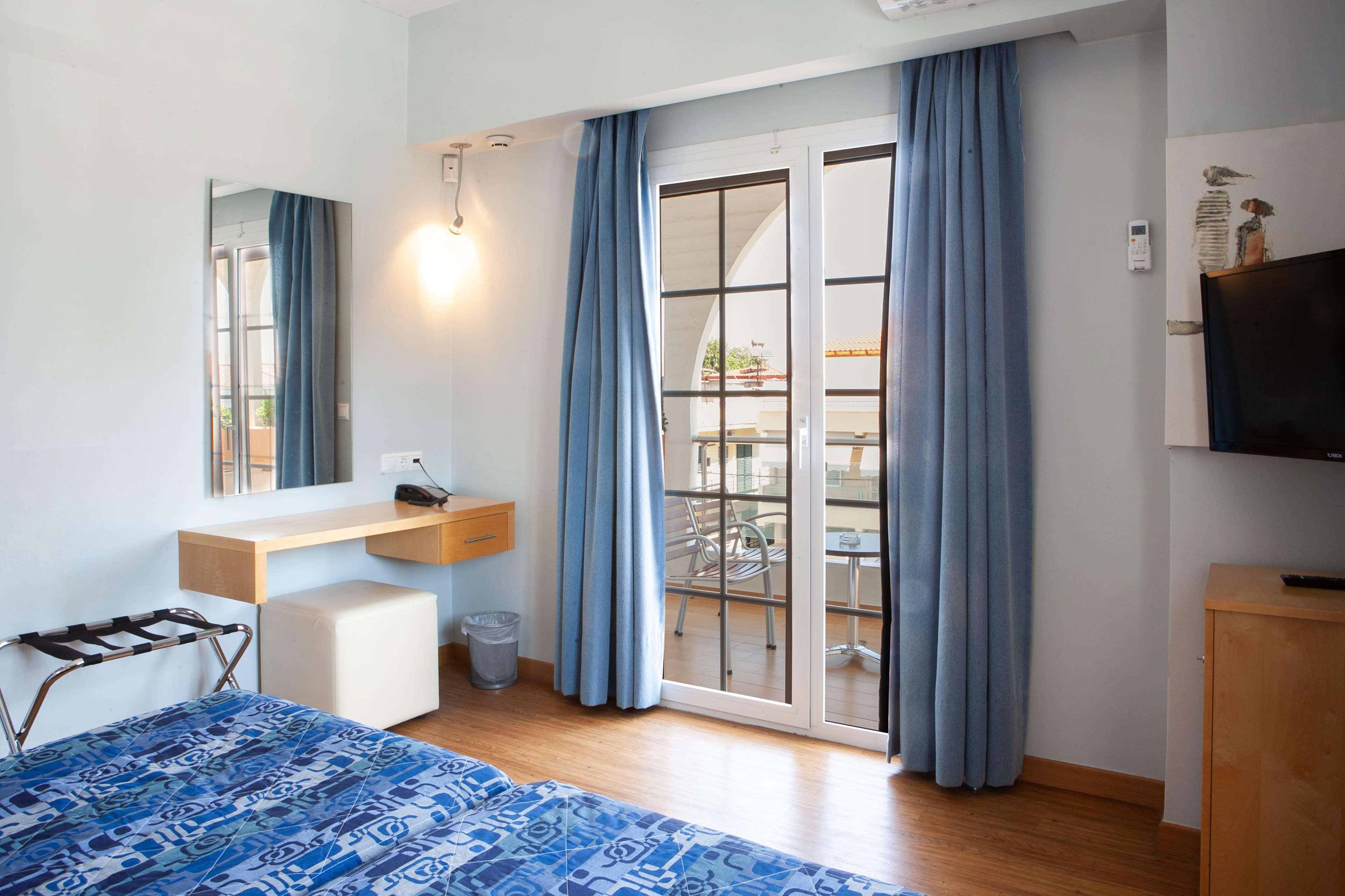 Kronos Hotel 3*