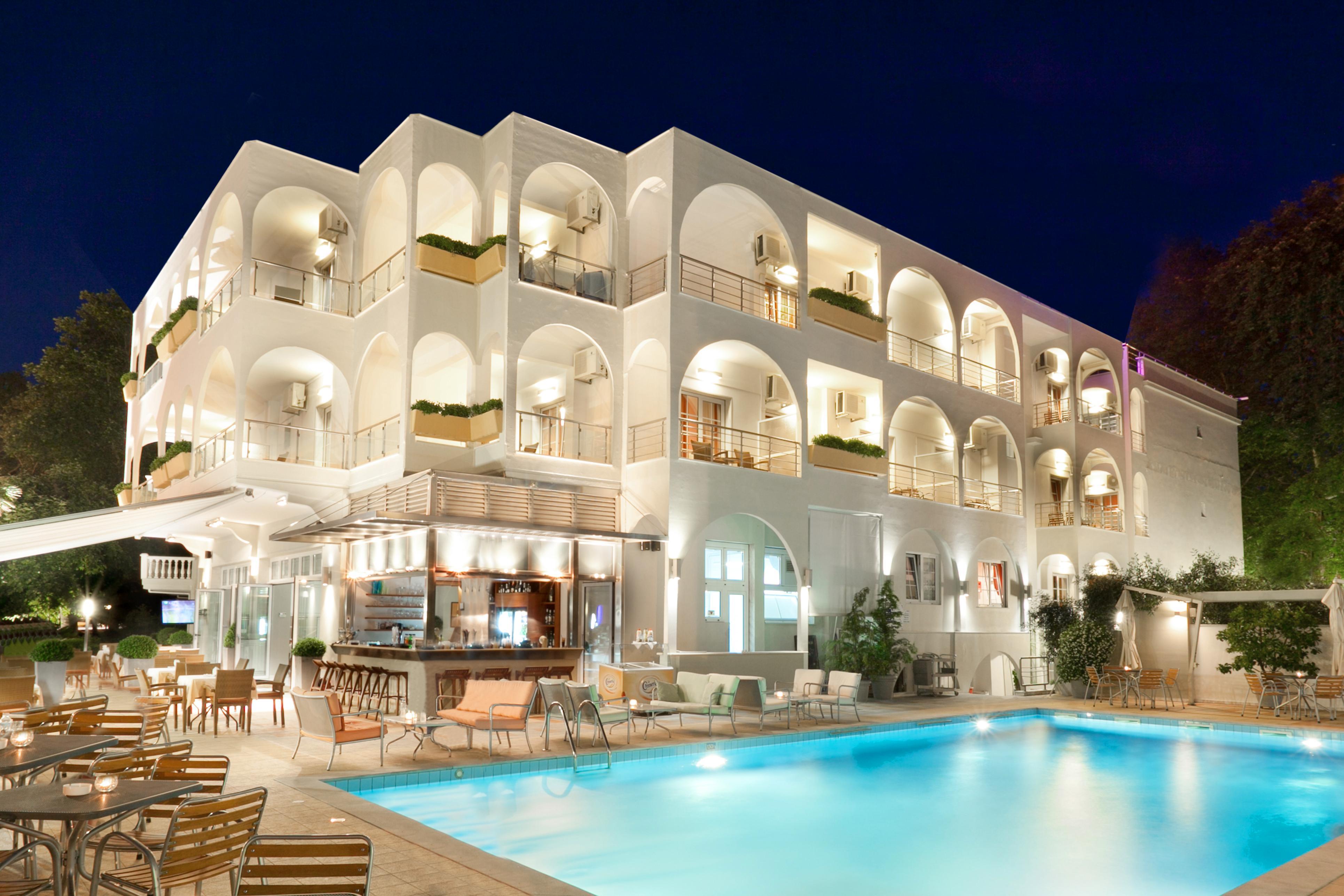 Kronos Hotel 3*