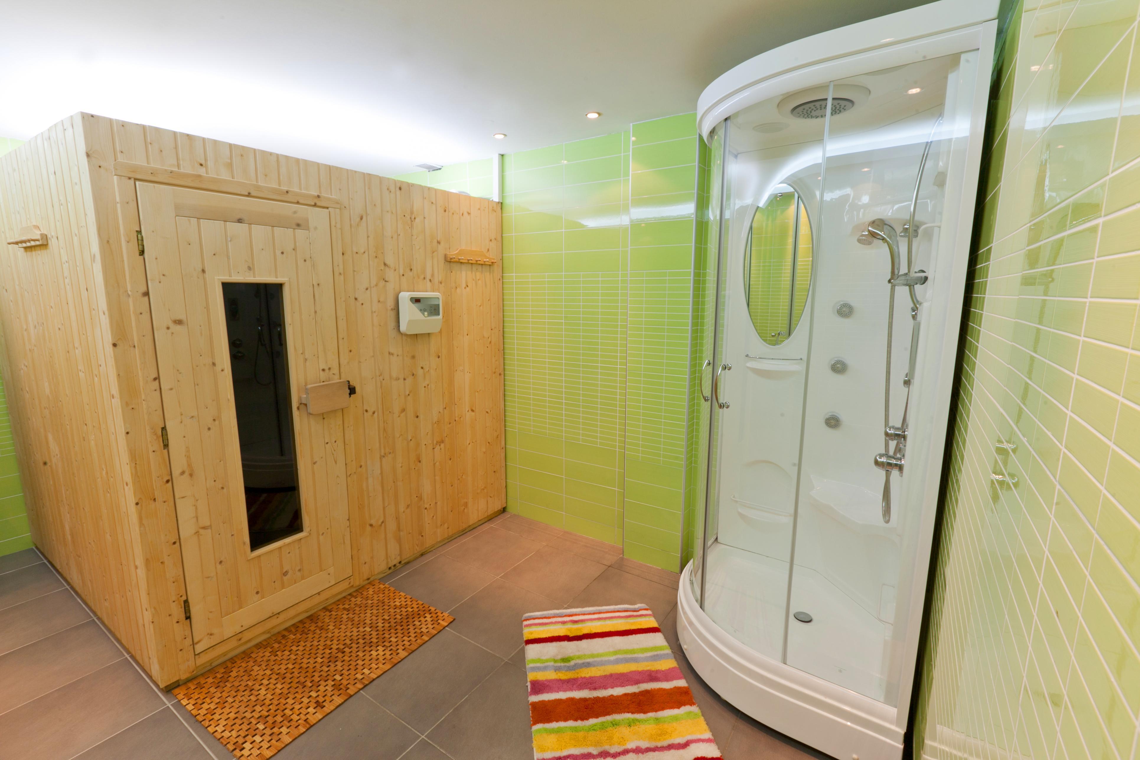 Kronos Hotel 3*
