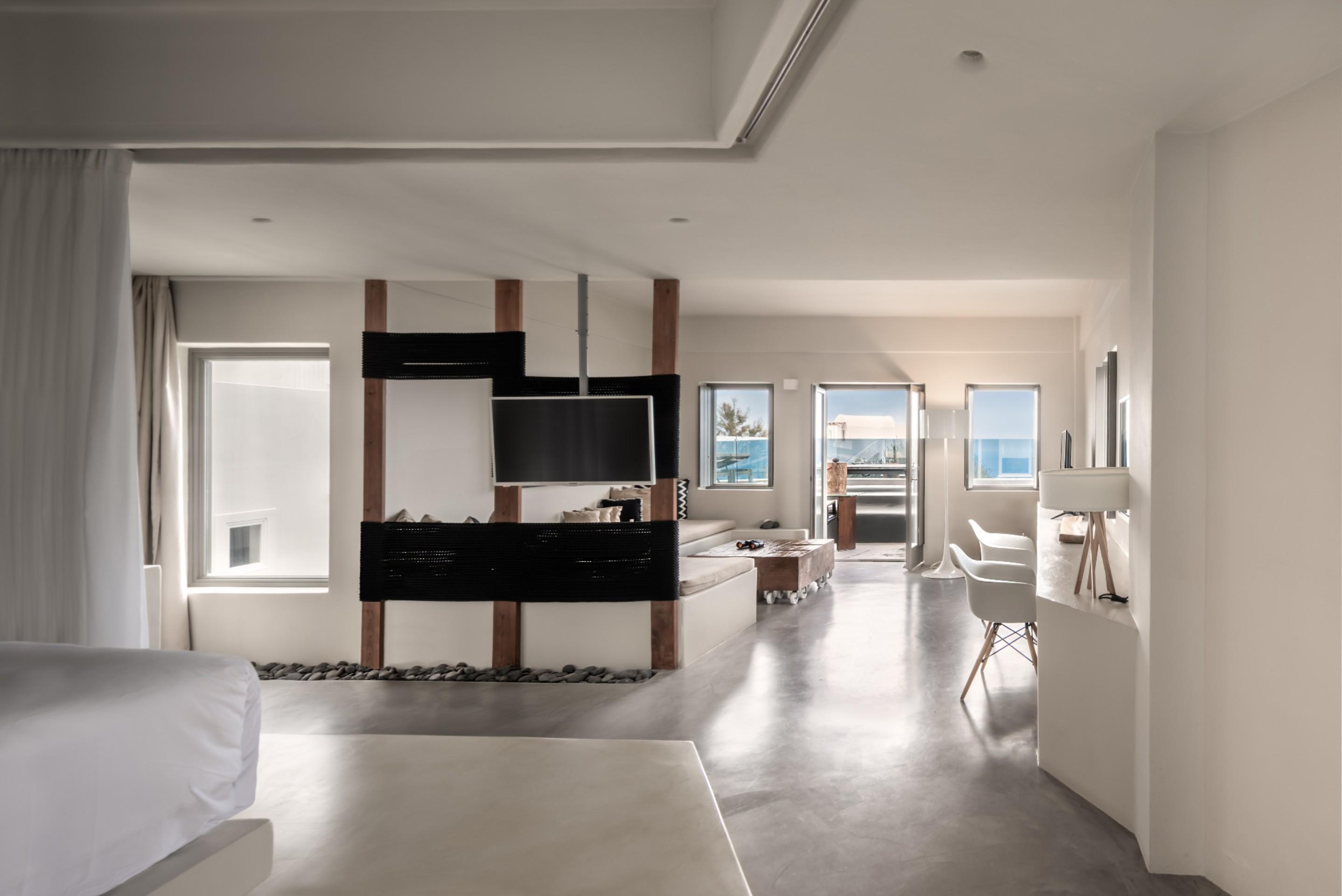 West East 5*