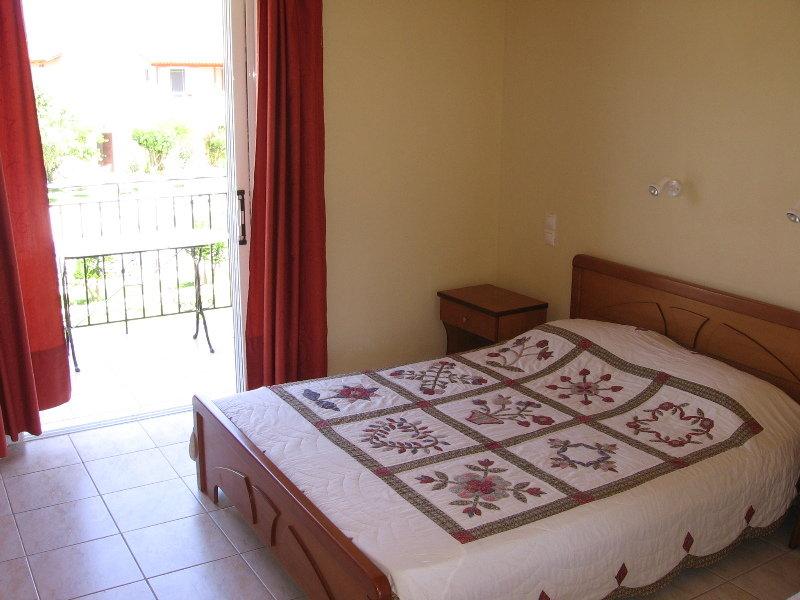 Pythos Apartment *