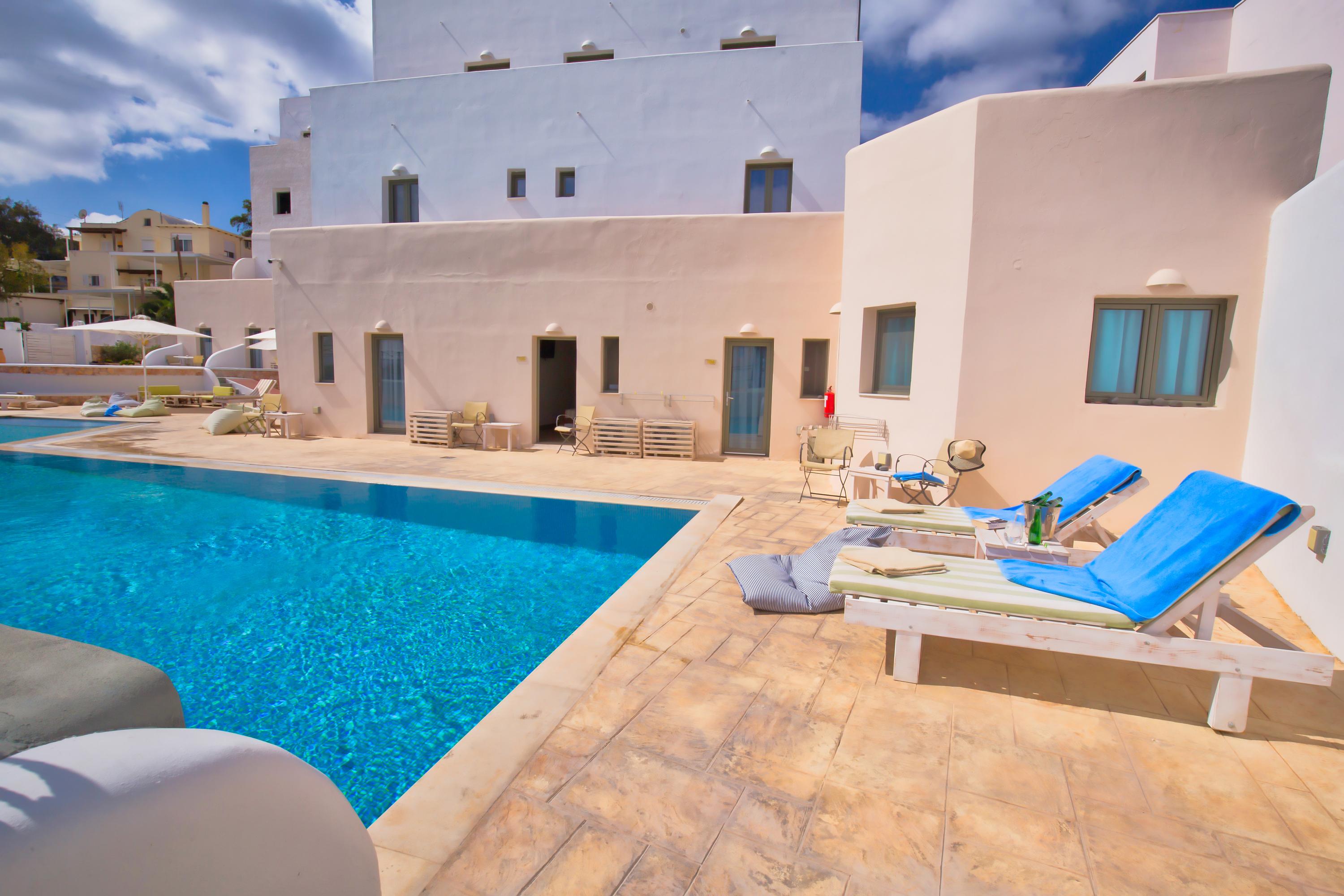 Hotel Omiros Messaria (Santorini)