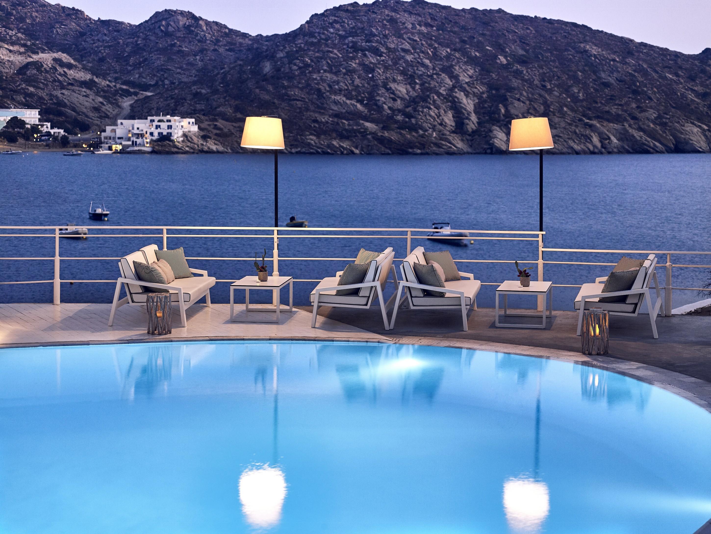Ios Palace & Mylopotas