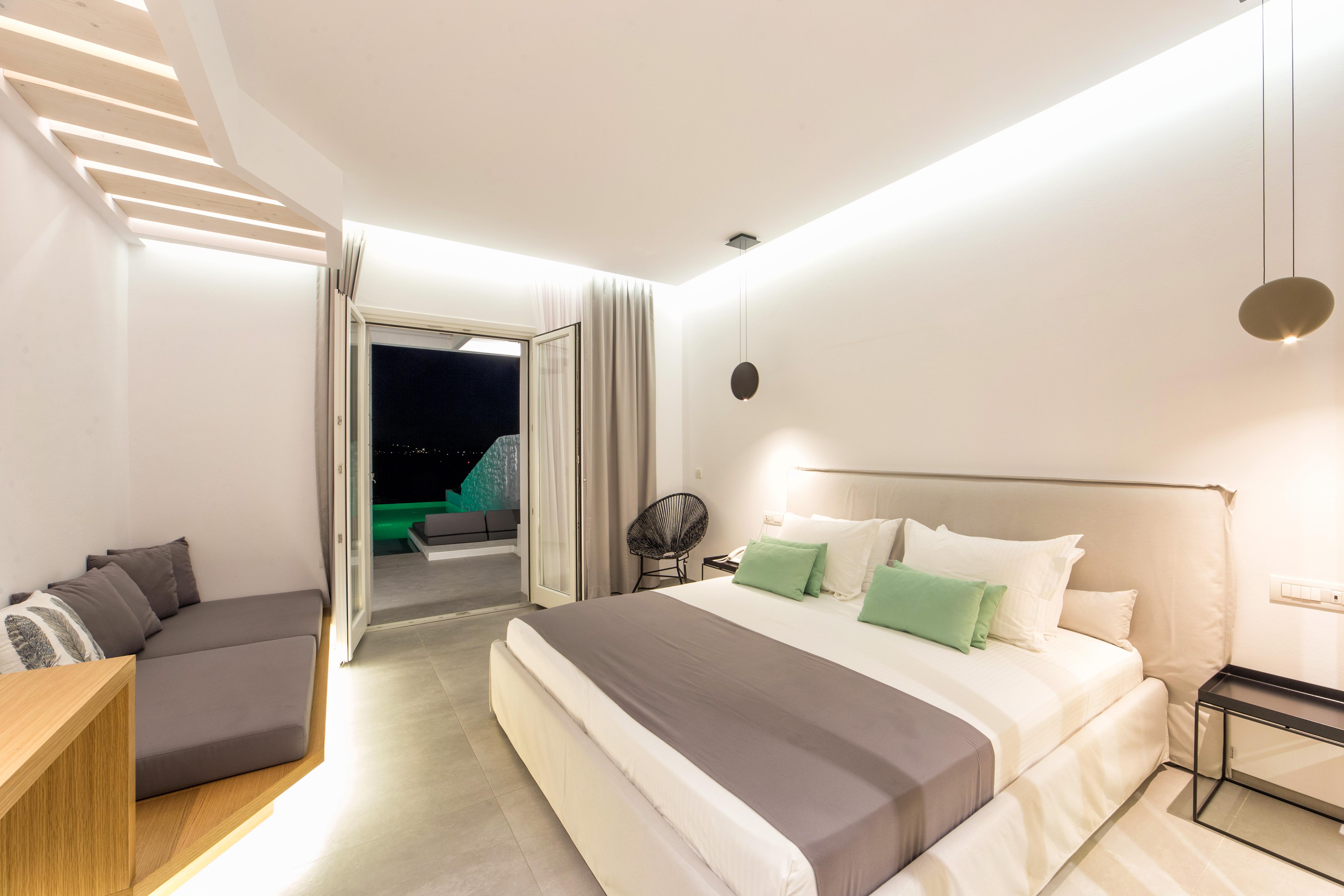 Agnanti & Hotel Parikia (Paros)