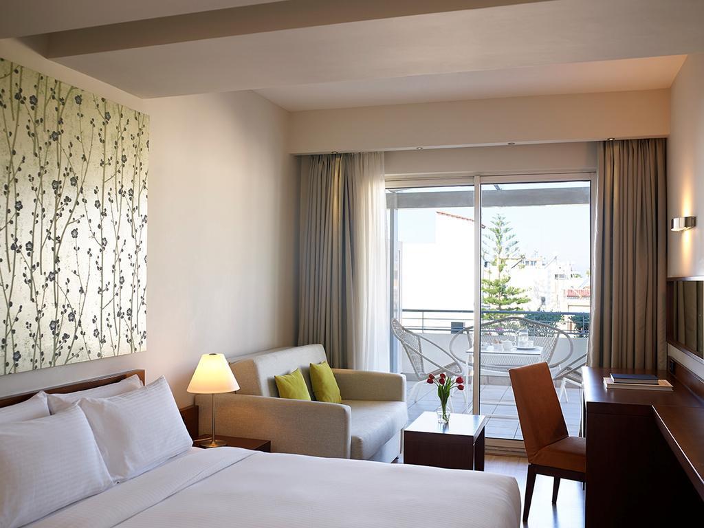 Hotel Pharae Palace
