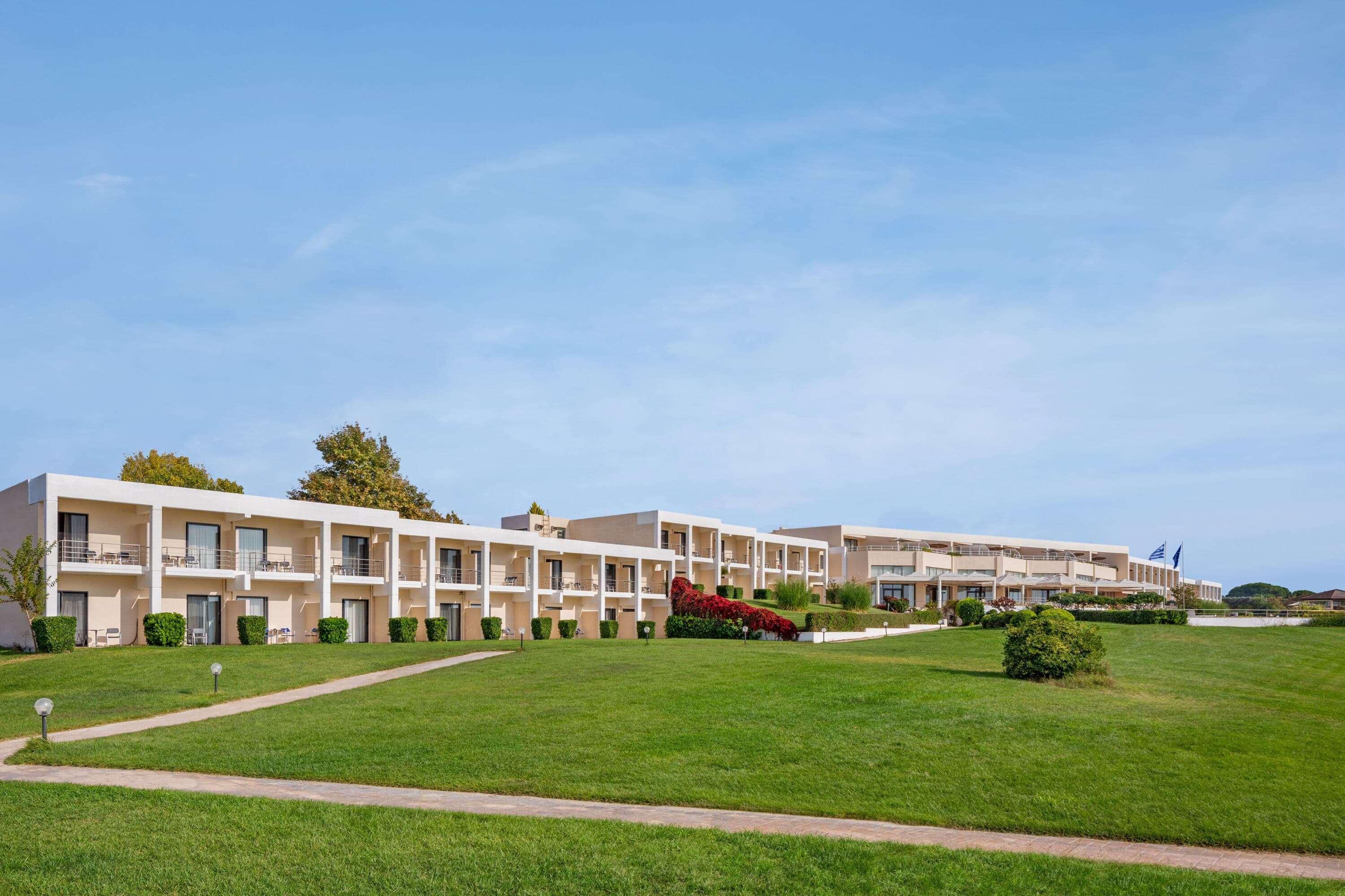 Ramada Plaza By Wyndham Thraki Hotel