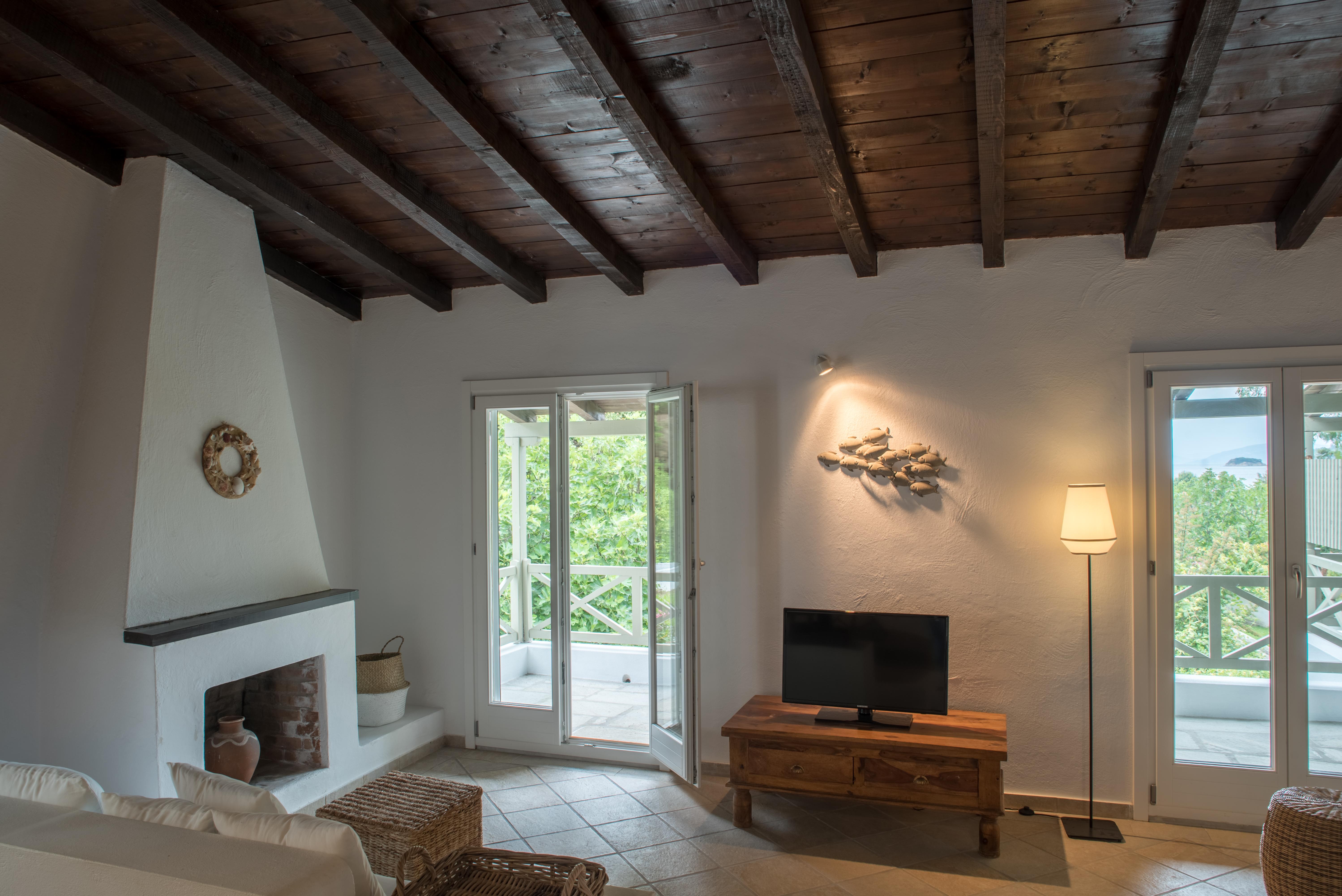 Skiathos Holidays & 3* Vromolimnos
