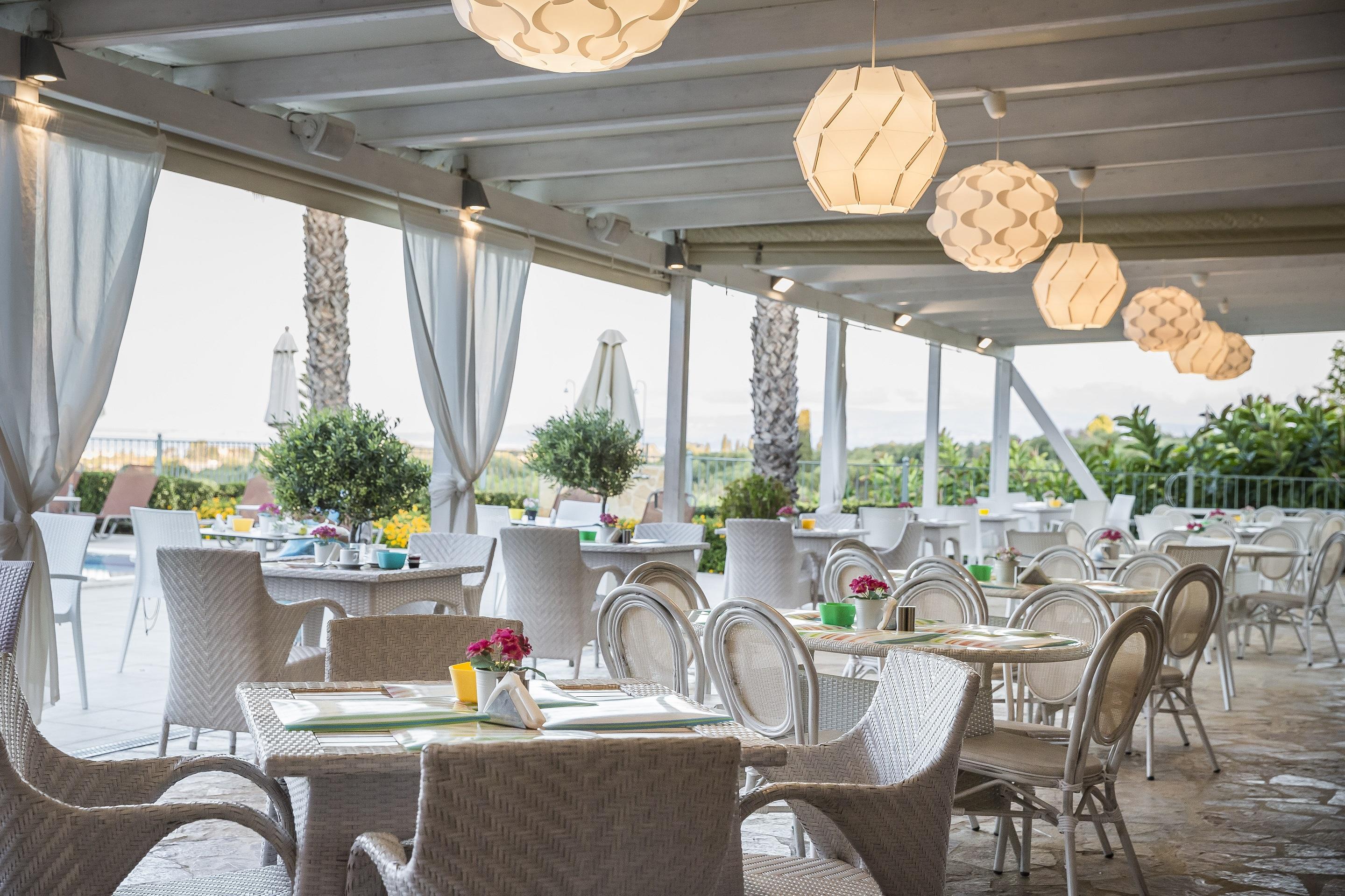 Aparthotel Astra Village And 4*