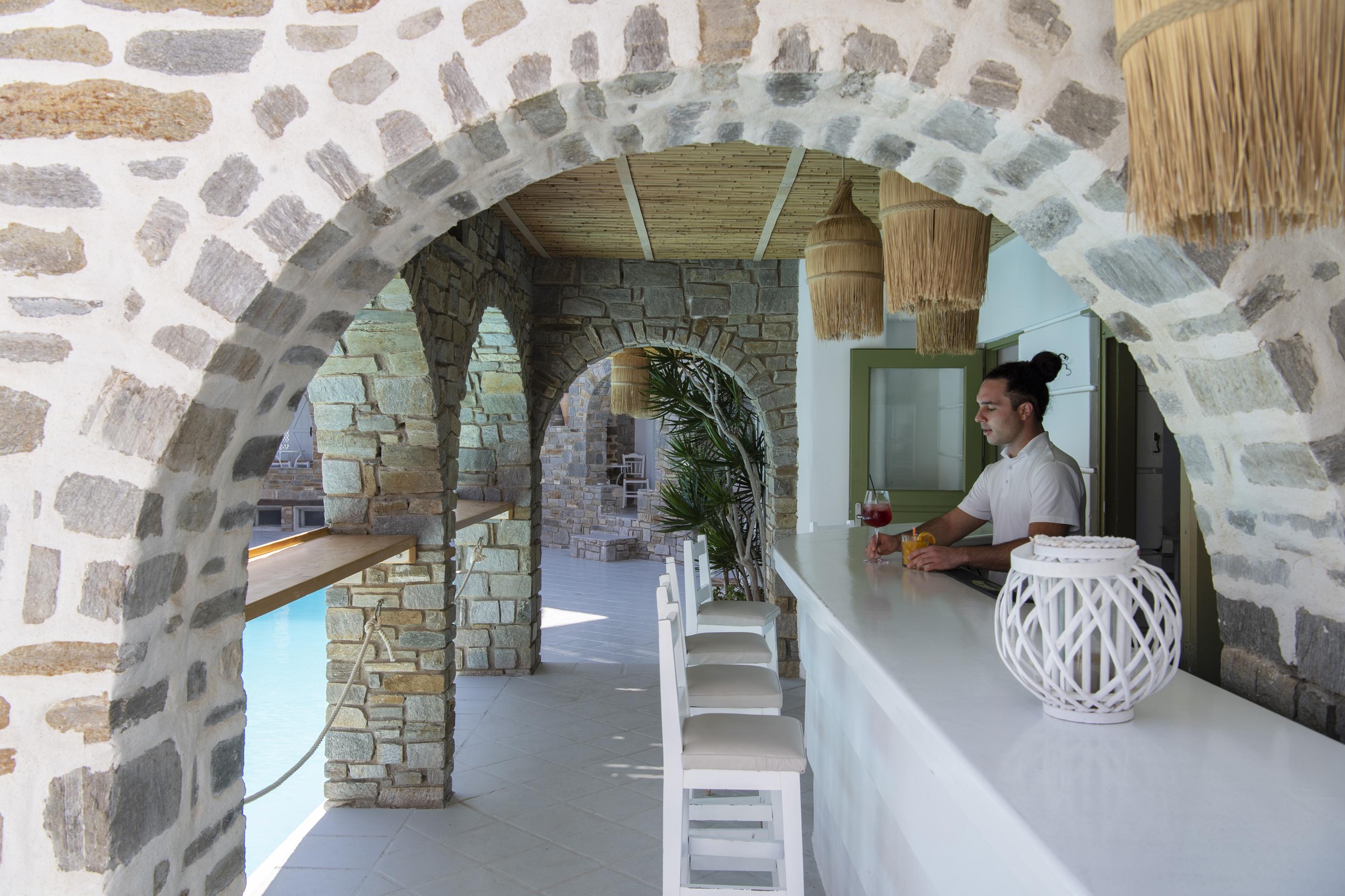Zefi & 4* Naousa (Paros)
