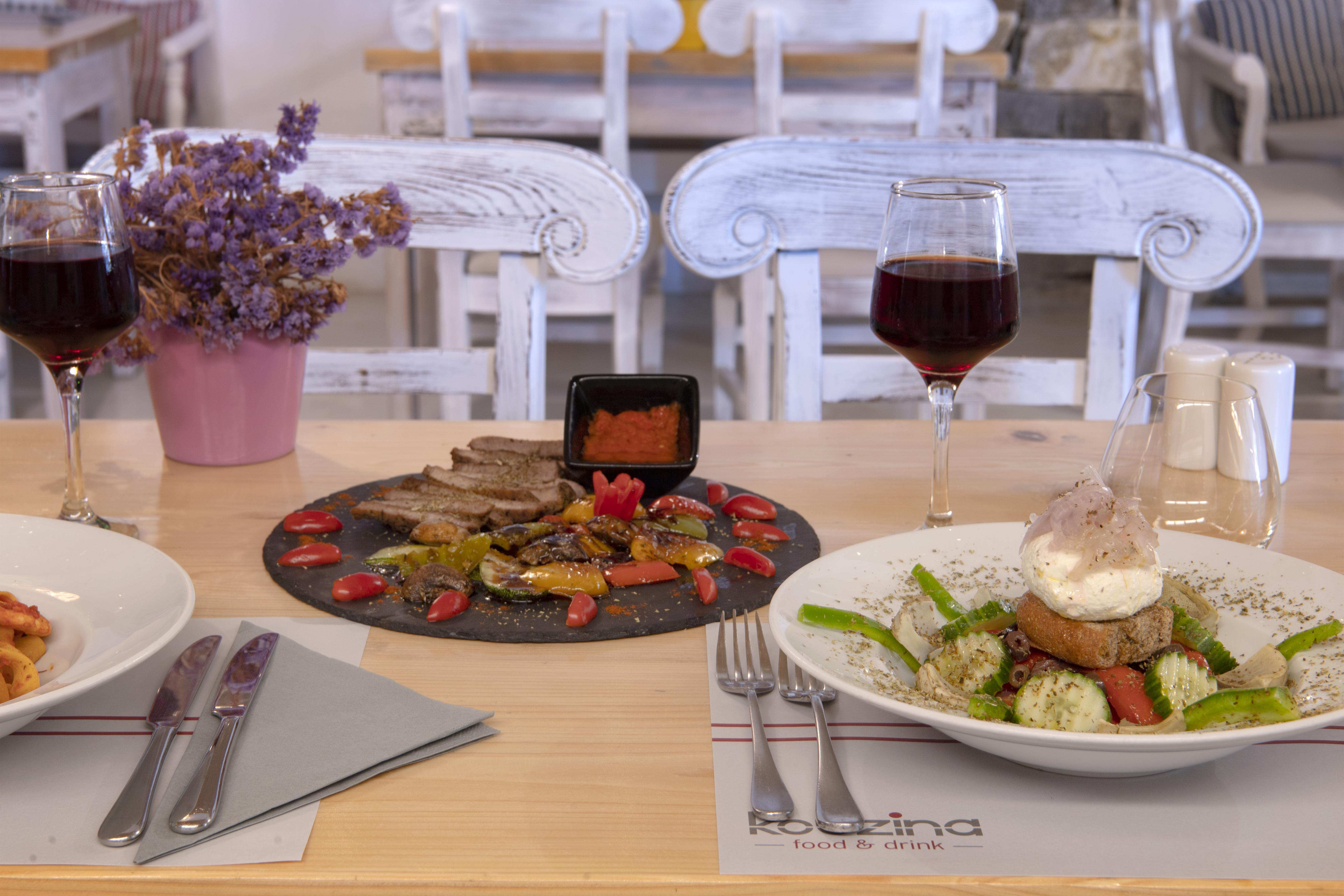 Zefi & 4* Naousa (Paros)