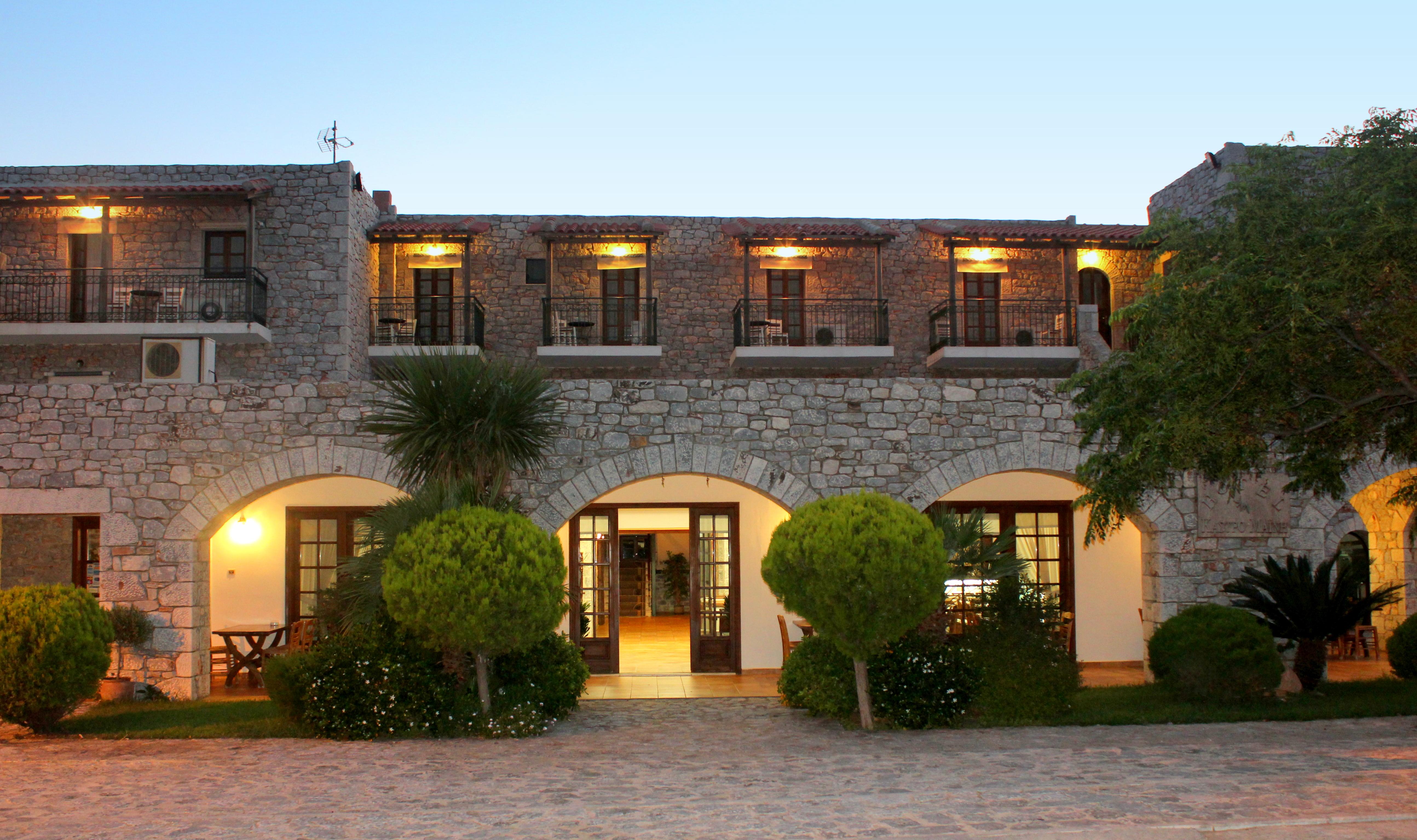 Kastro Maini 3*