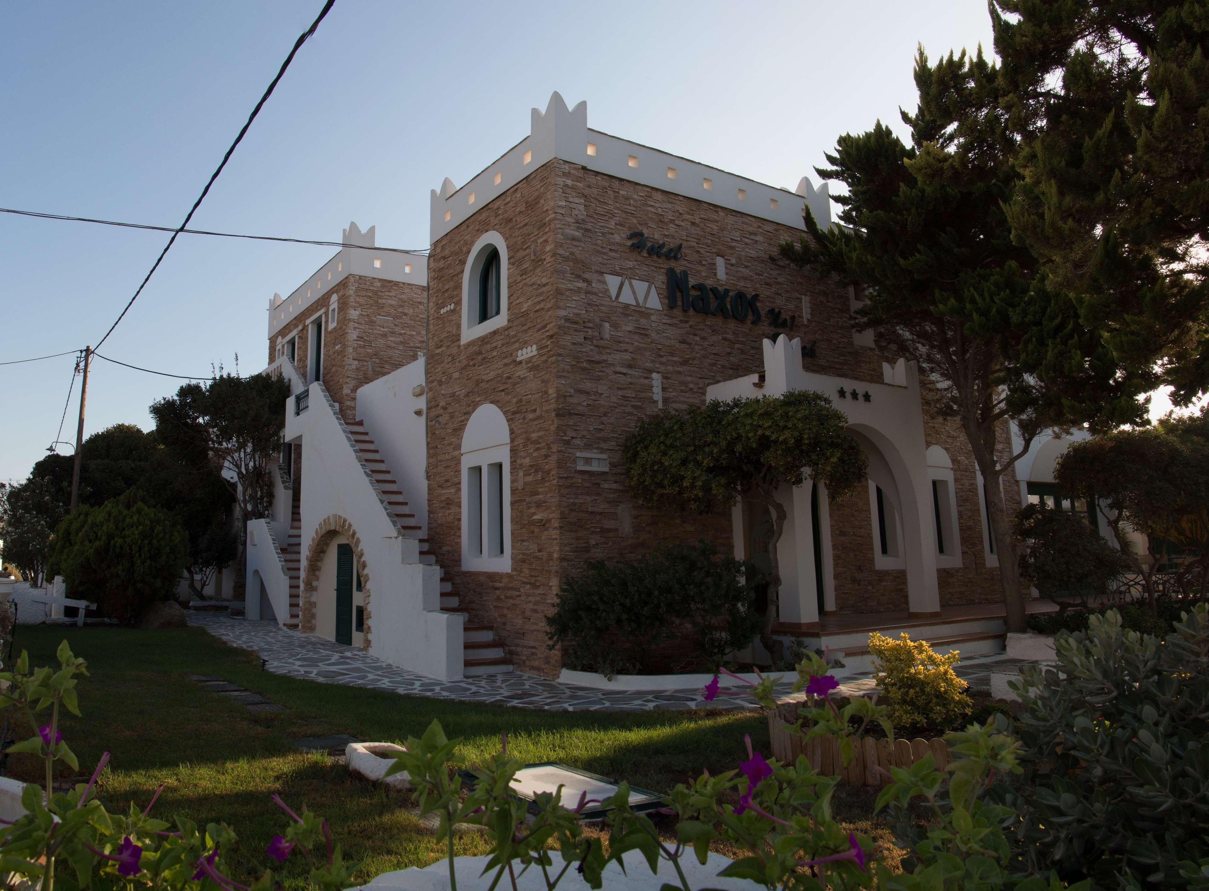 Naxos 2*
