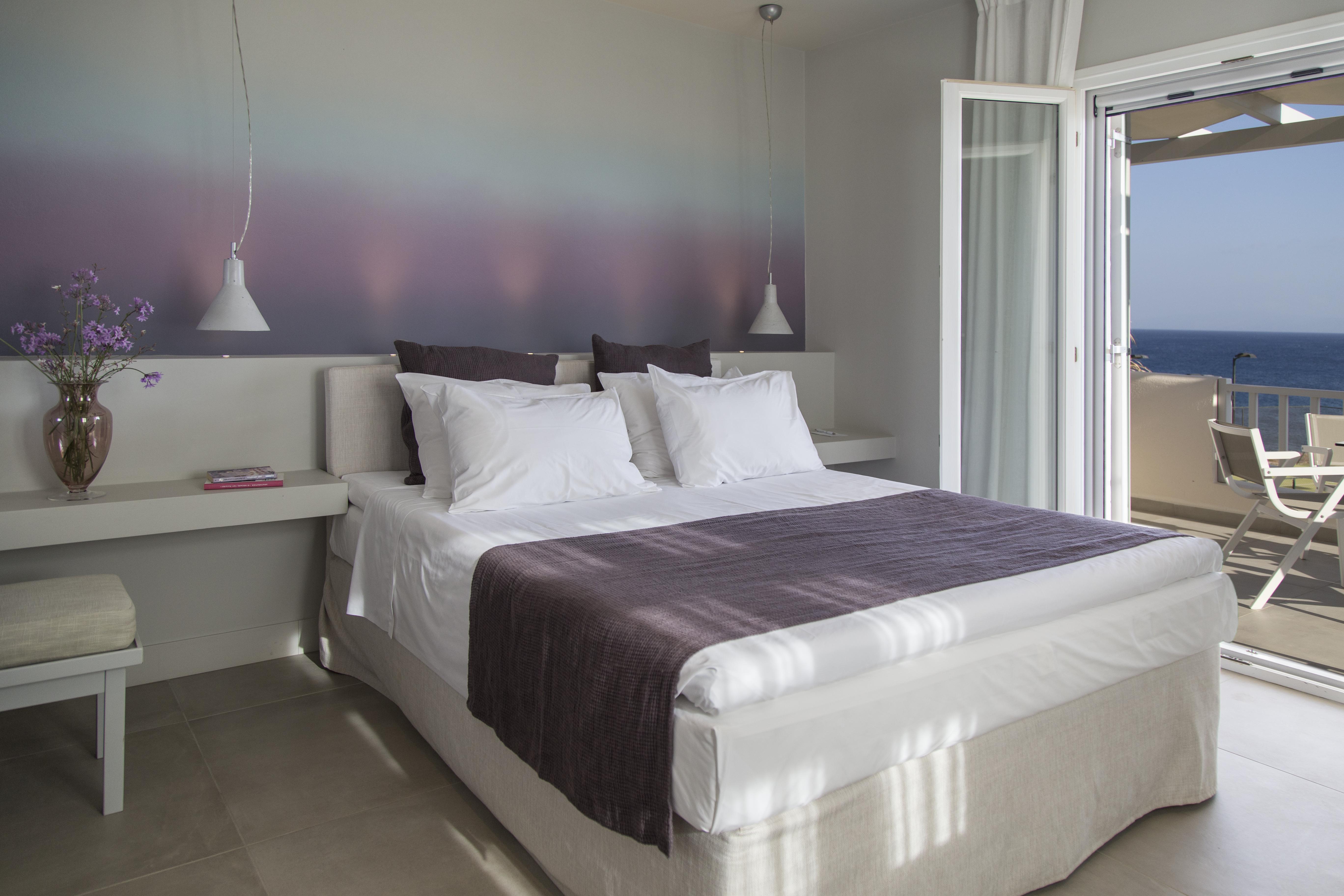Poseidon Of Paros & Hotel