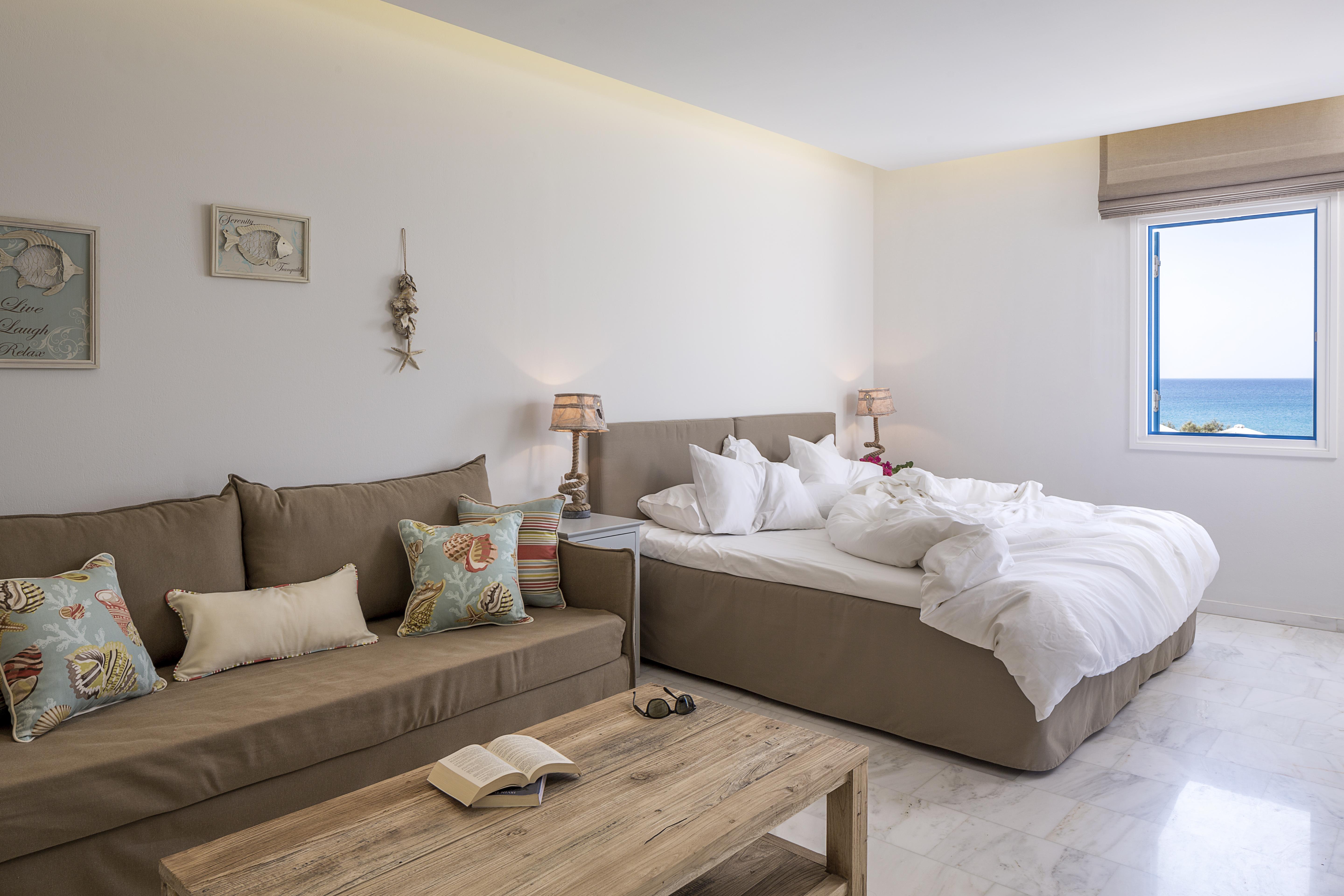 Poseidon Of Paros & Hotel Chrisi Akti (Paros)