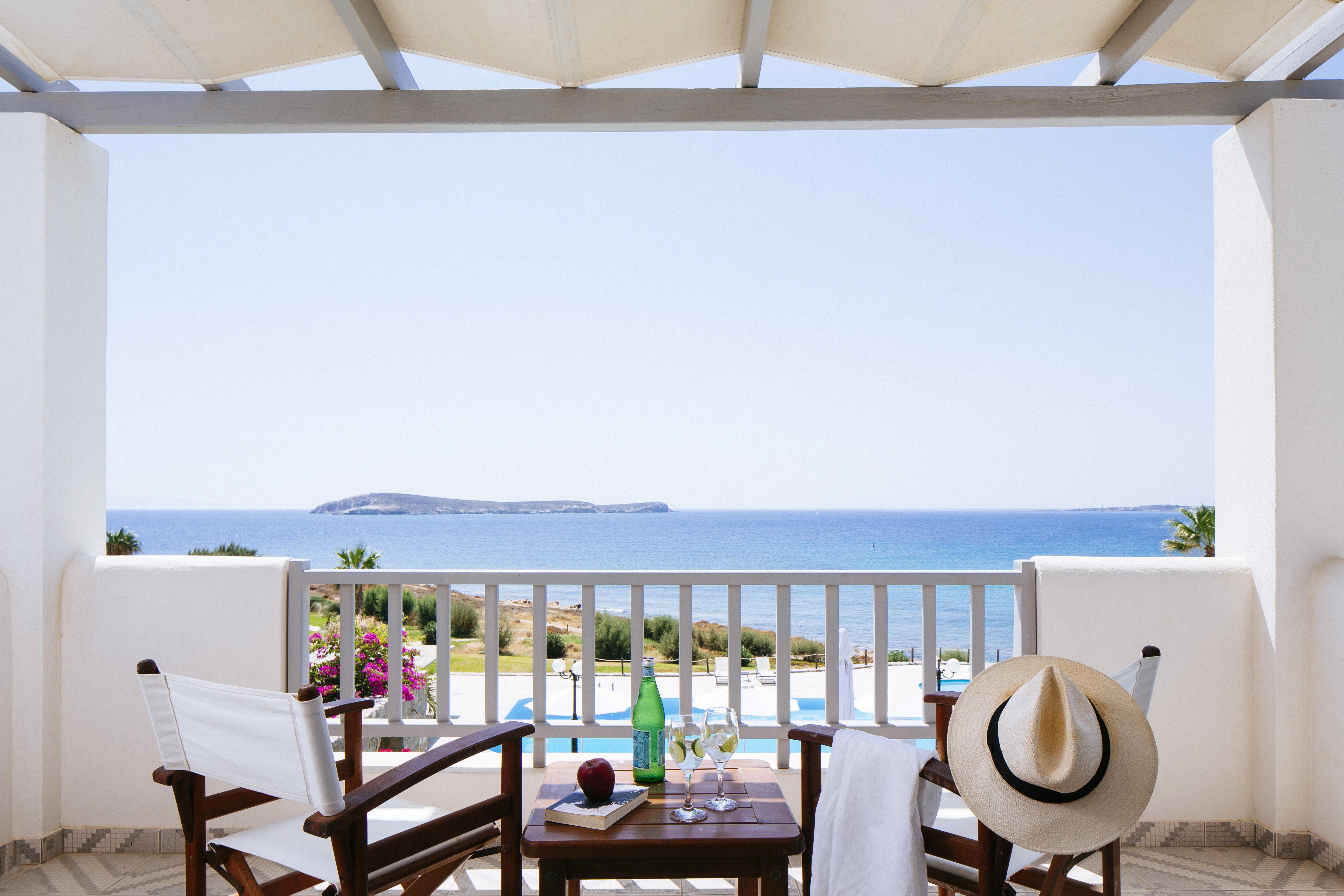 Poseidon Of Paros & Hotel Chrisi Akti (Paros)