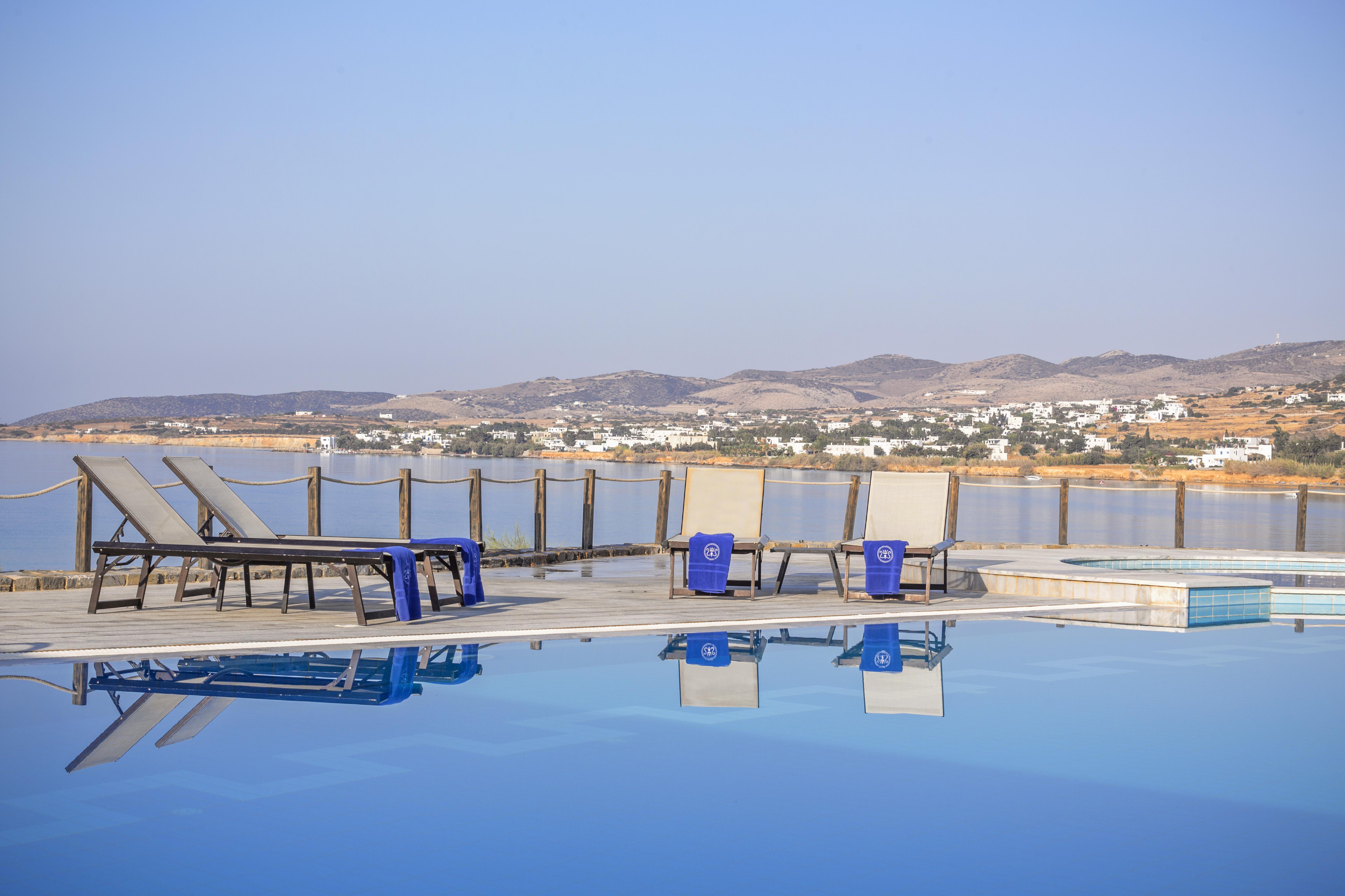 Poseidon Of Paros & Hotel Chrisi Akti (Paros)