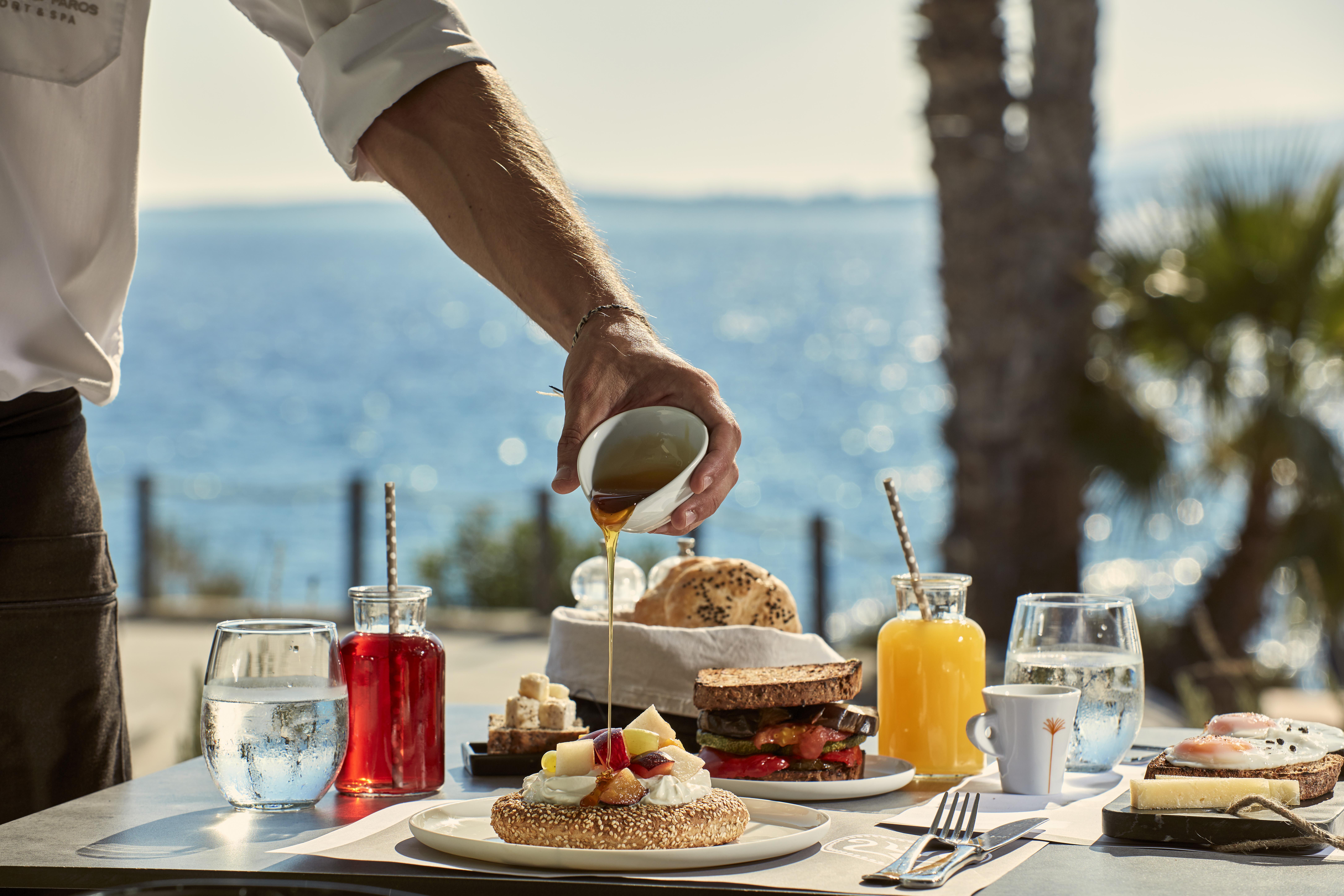 Poseidon Of Paros & 5* Chrisi Akti (Paros)