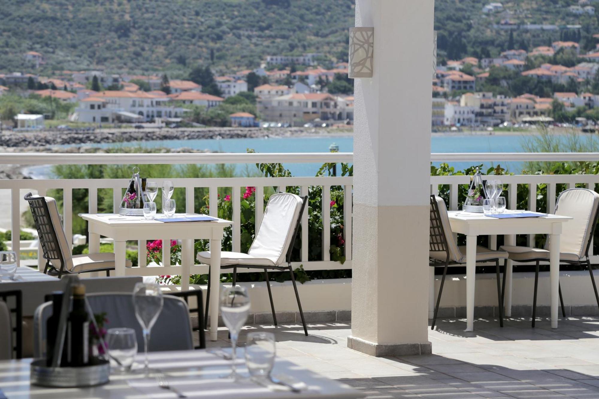 Village Hotel 5*