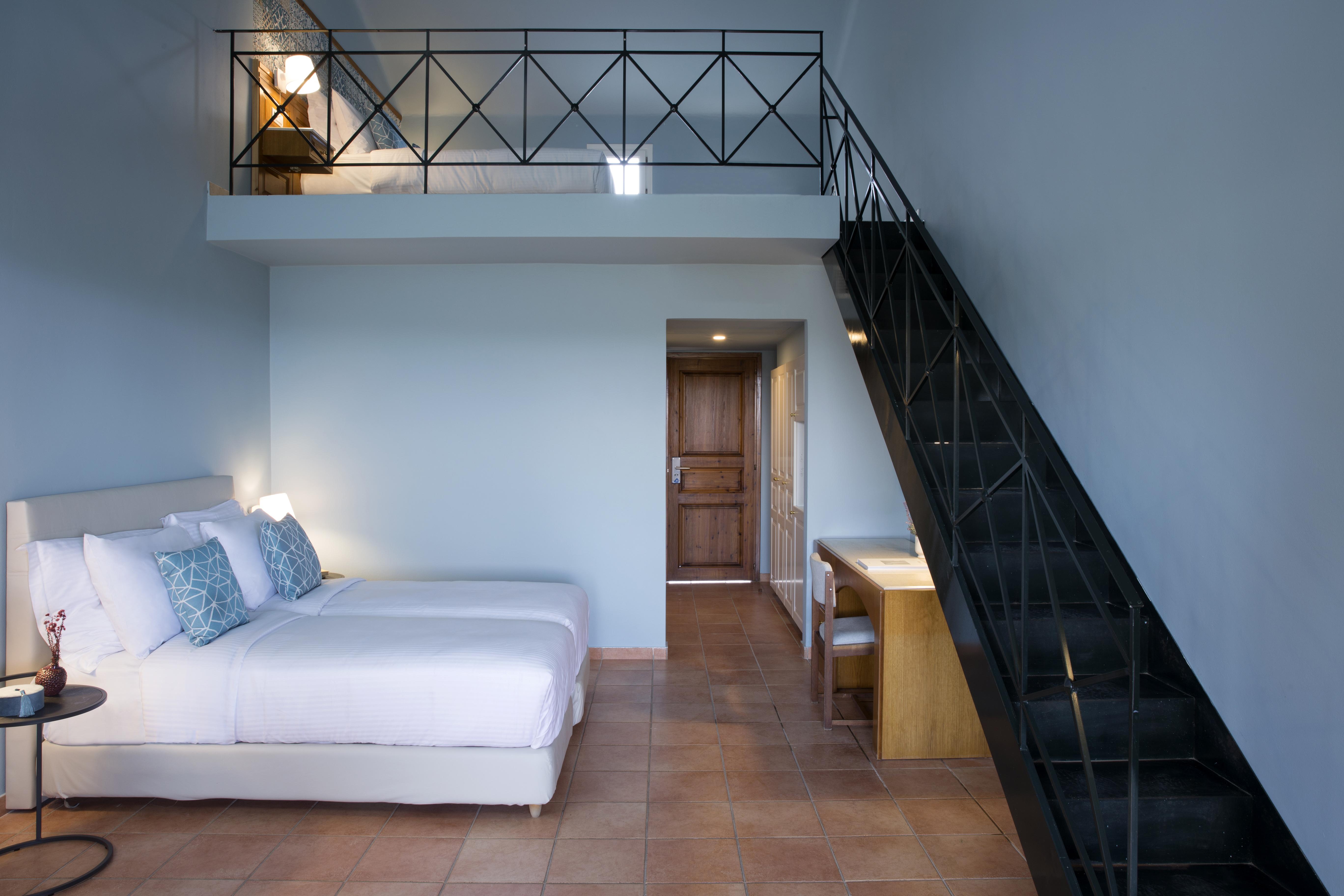 & 4* Eretria (Evia)