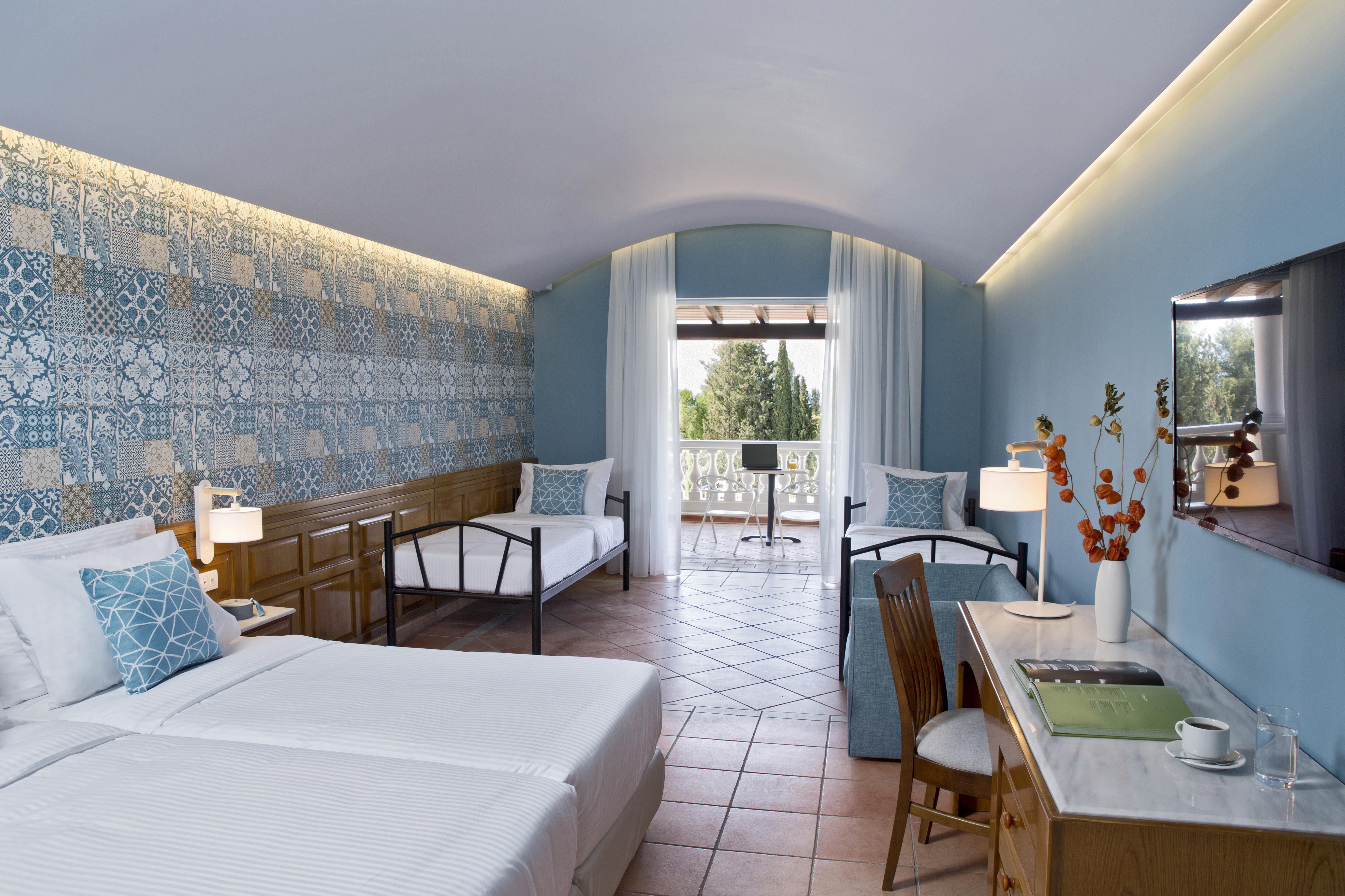 Hotel & Eretria (Evia)