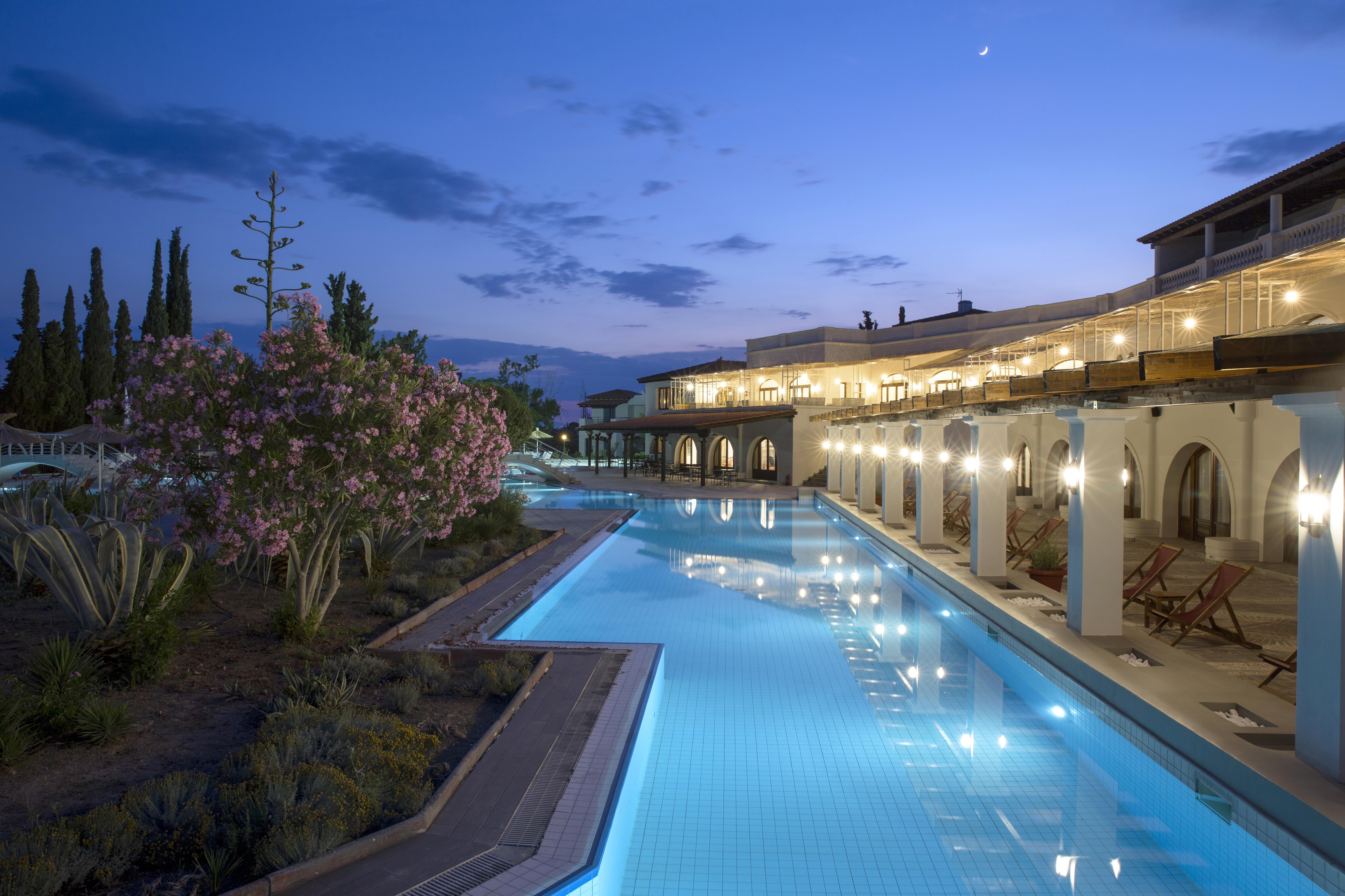 & Hotel
